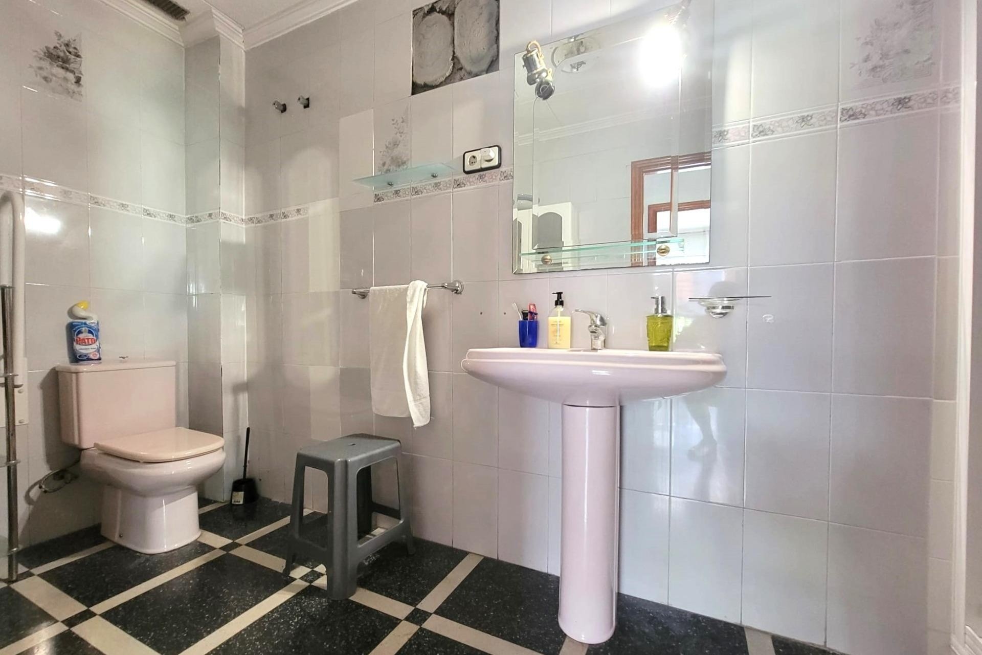 Resale - Wohnung / Appartement -
Torrevieja - Center