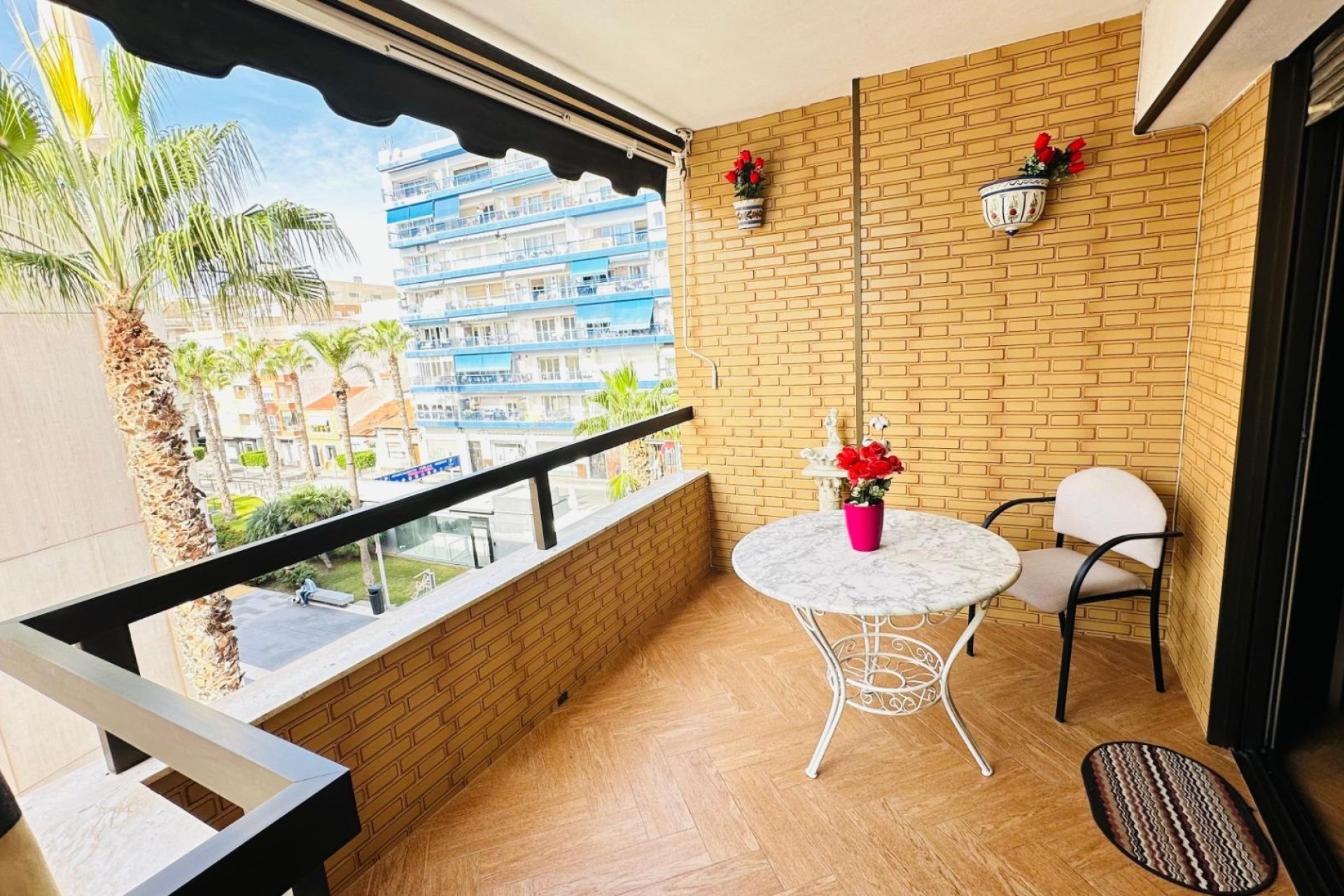 Resale - Wohnung / Appartement -
Torrevieja - Center