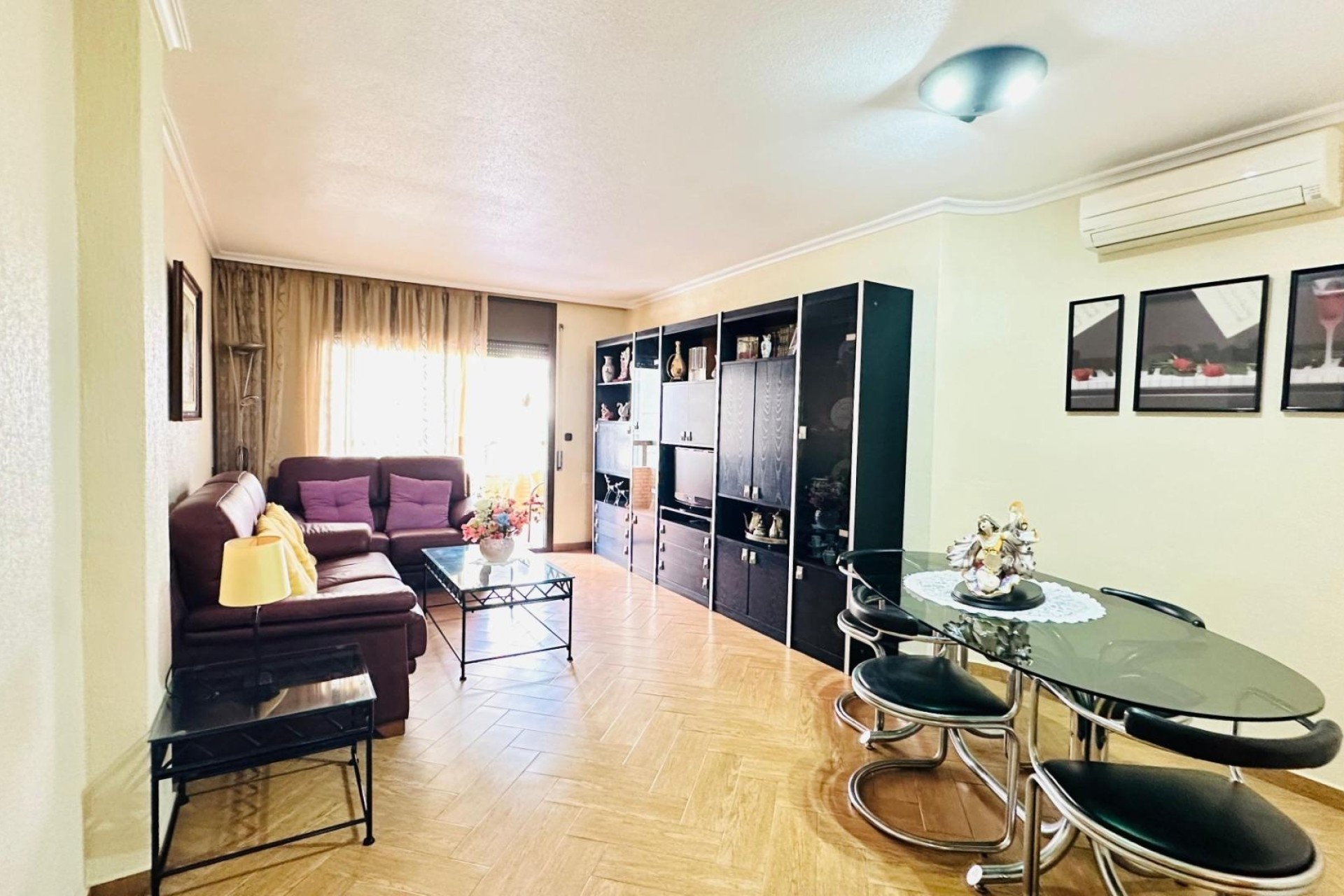 Resale - Wohnung / Appartement -
Torrevieja - Center