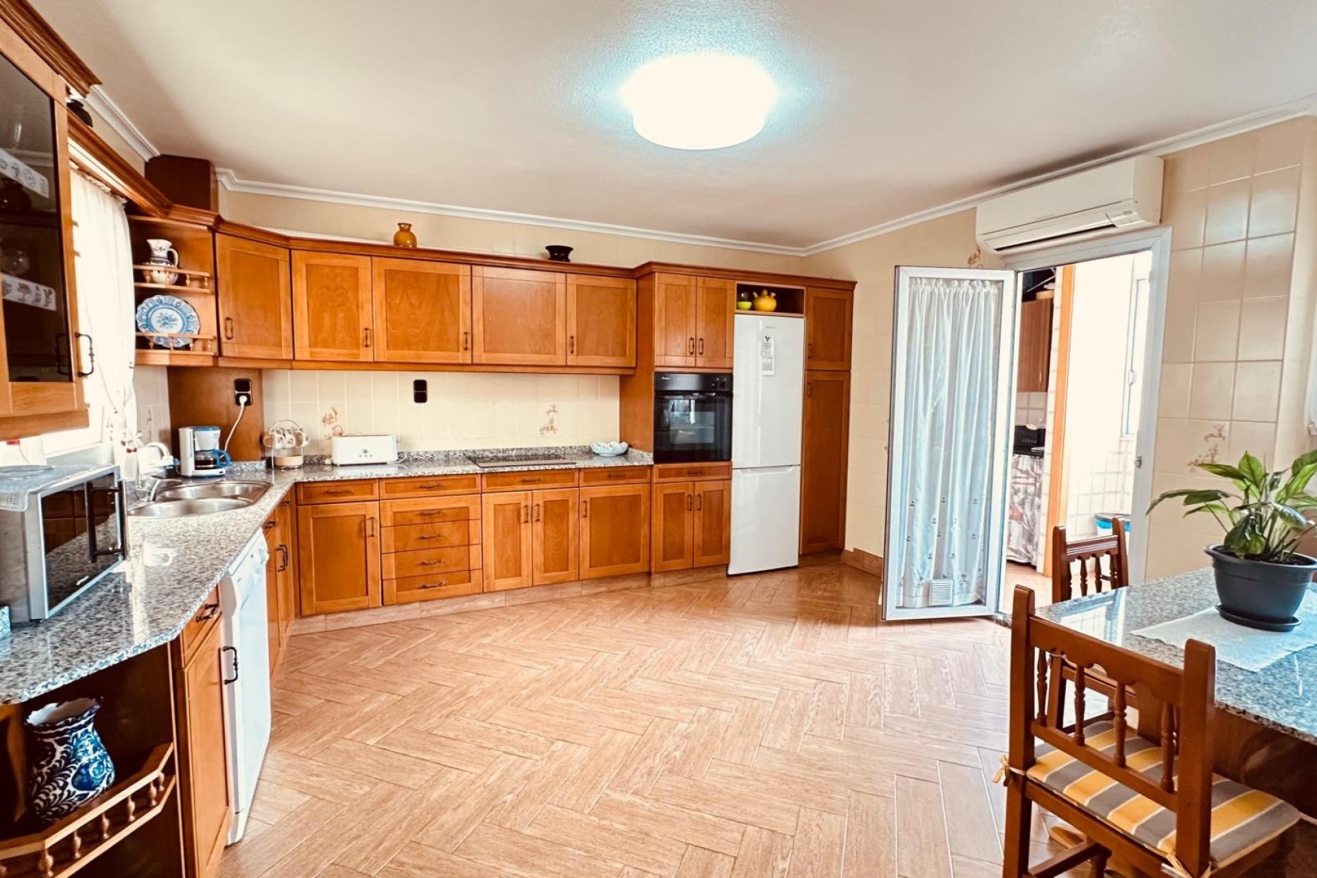 Resale - Wohnung / Appartement -
Torrevieja - Center