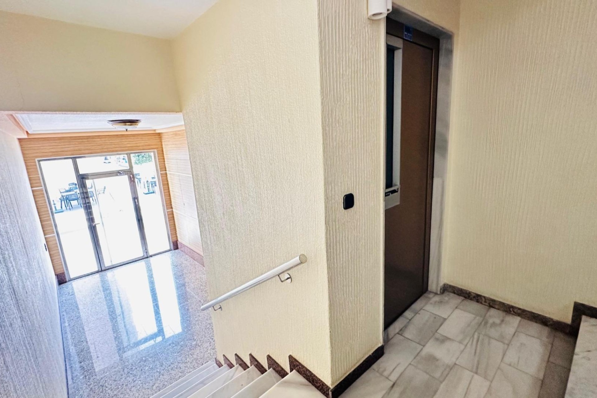 Resale - Wohnung / Appartement -
Torrevieja - Center