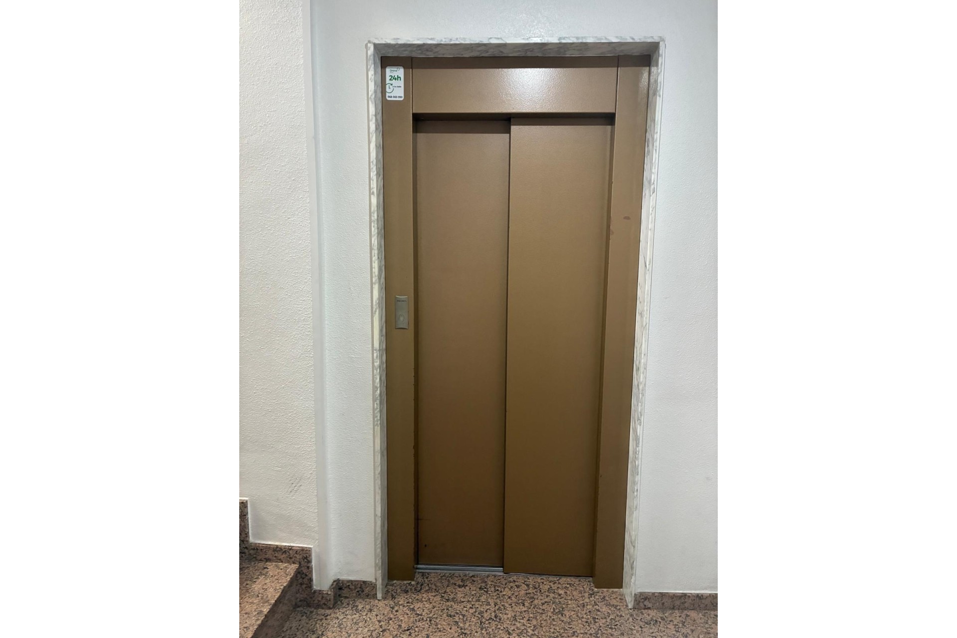 Resale - Wohnung / Appartement -
Torrevieja - Center