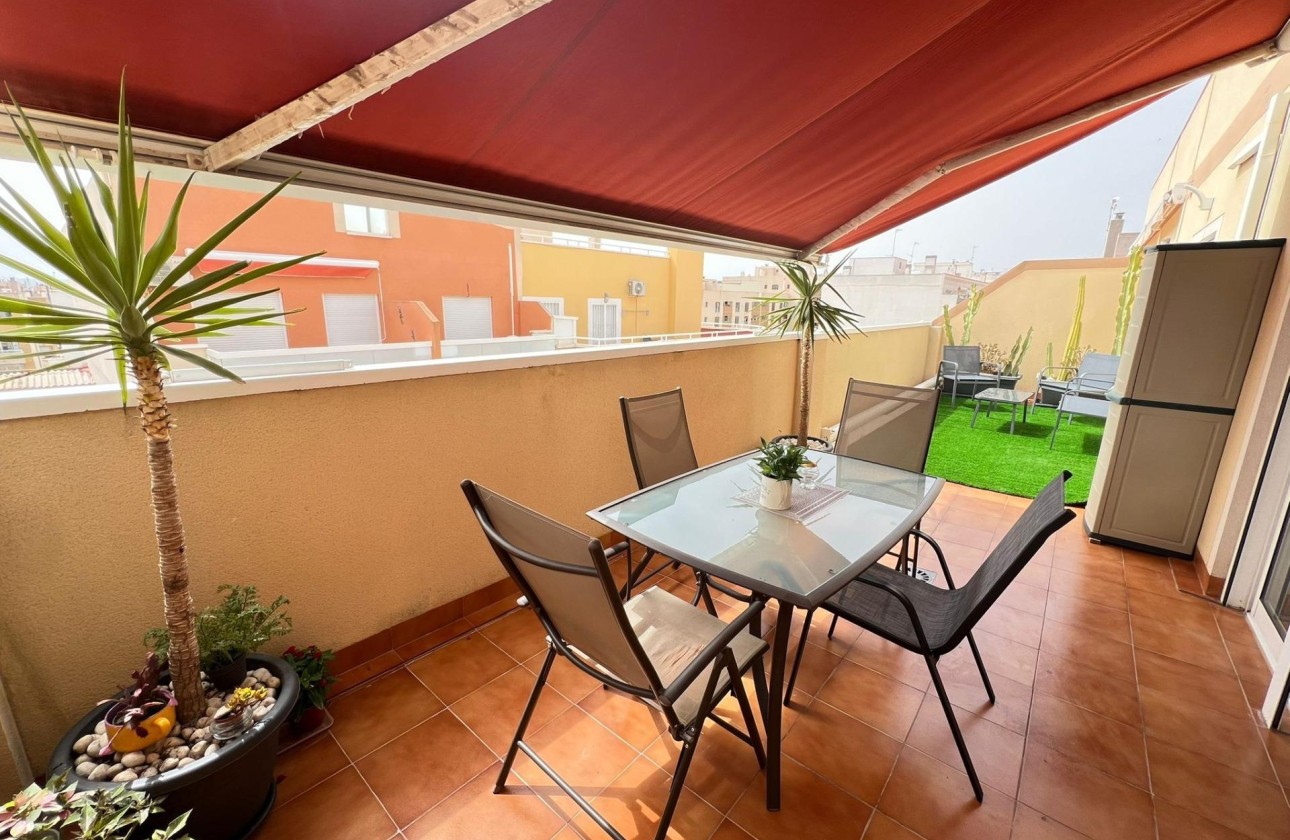 Resale - Wohnung / Appartement -
Torrevieja - Center
