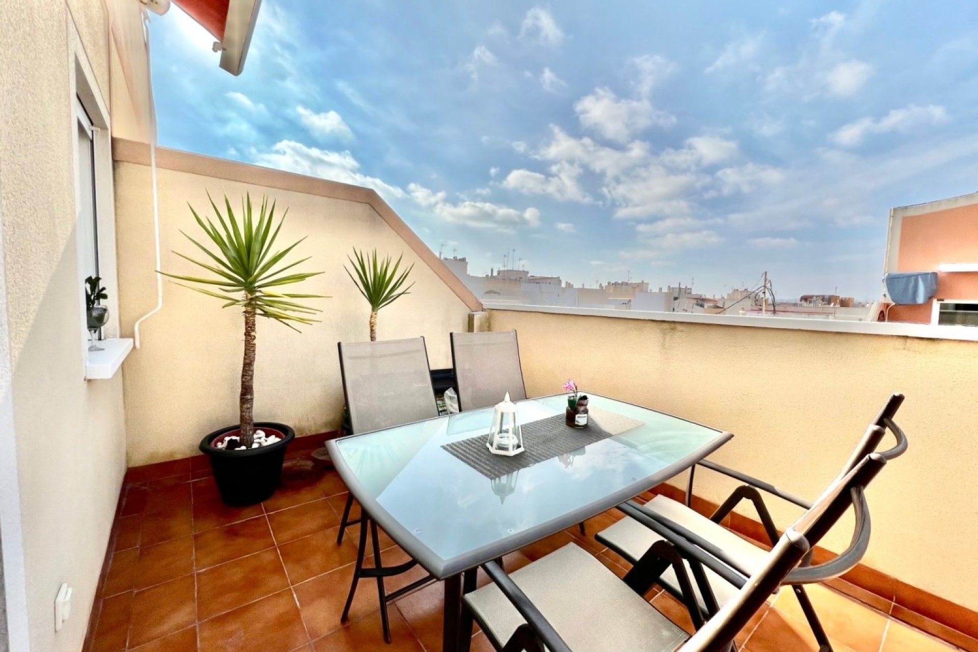 Resale - Wohnung / Appartement -
Torrevieja - Center