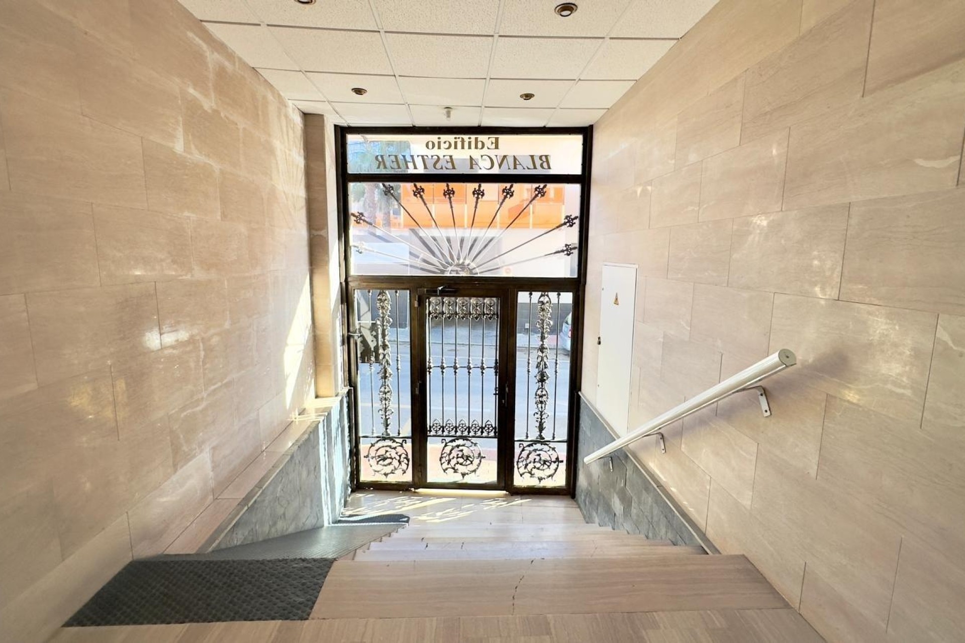 Resale - Wohnung / Appartement -
Torrevieja - Center