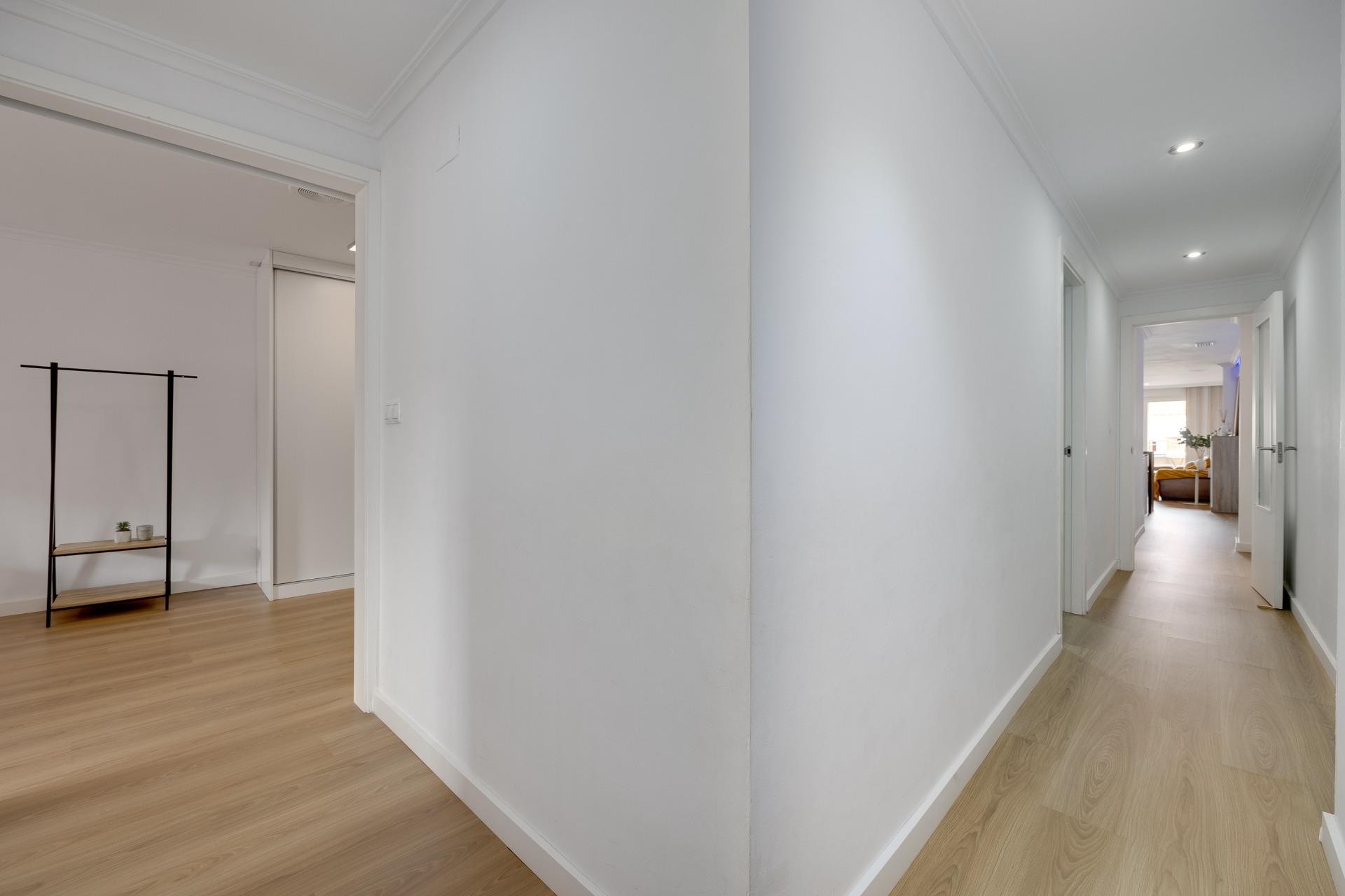 Resale - Wohnung / Appartement -
Torrevieja - Center