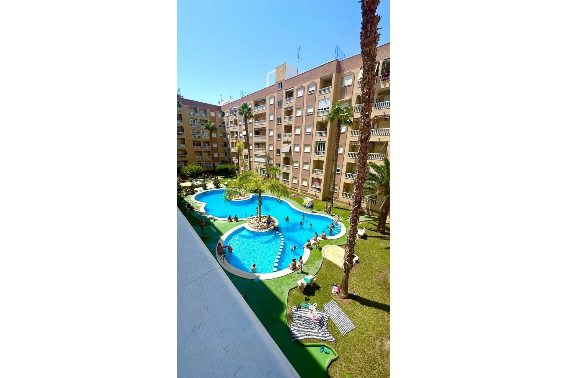 Resale - Wohnung / Appartement -
Torrevieja - Center