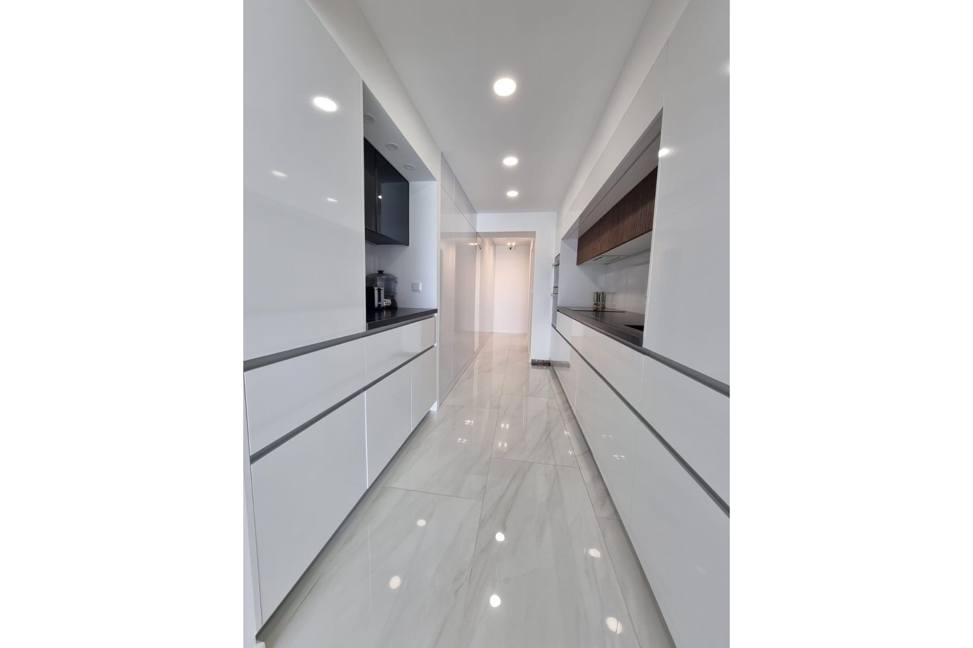 Resale - Wohnung / Appartement -
Torrevieja - Center