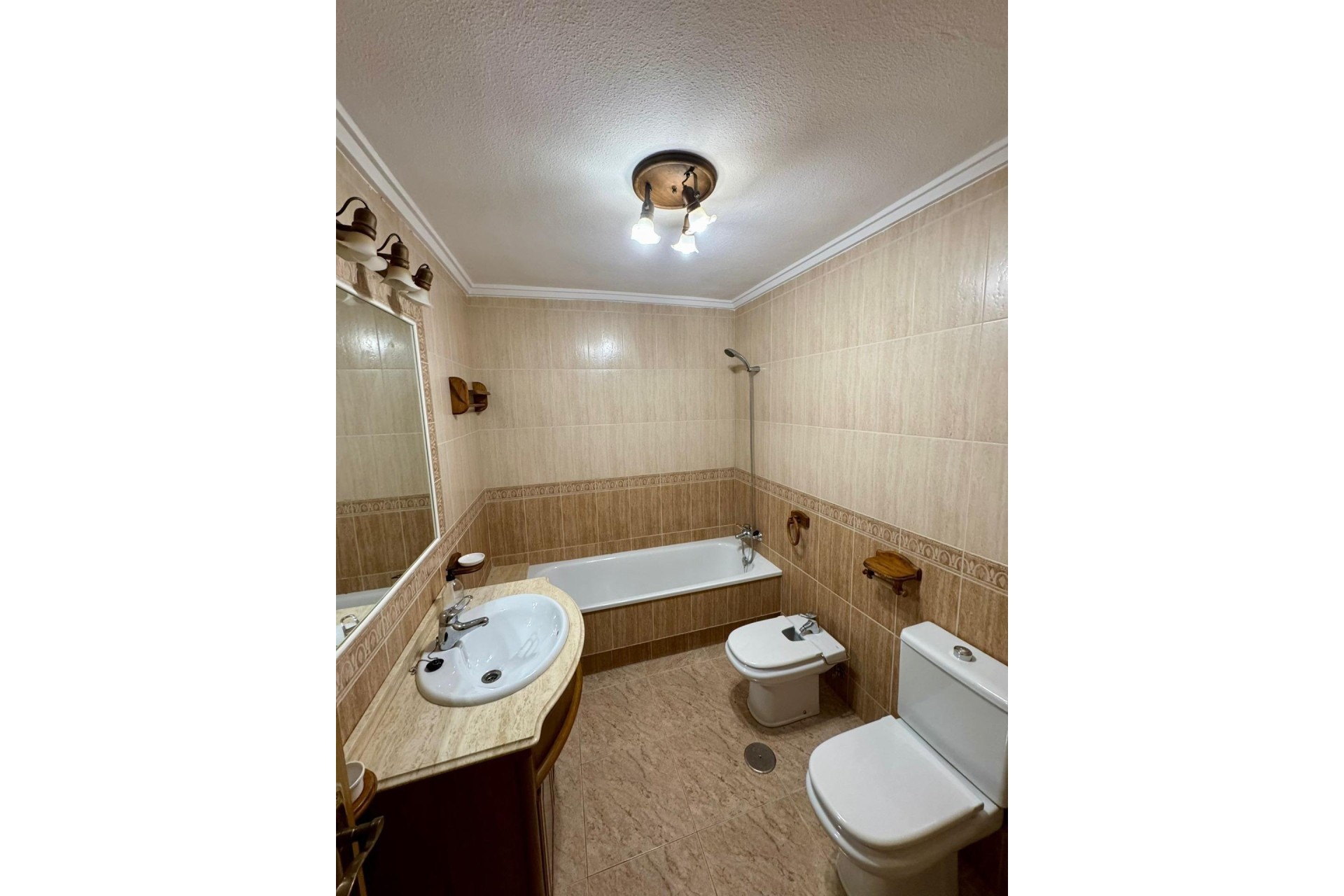 Resale - Wohnung / Appartement -
Torrevieja - Center