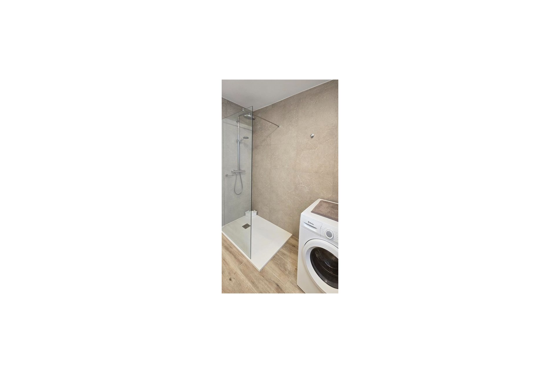 Resale - Wohnung / Appartement -
Torrevieja - Center