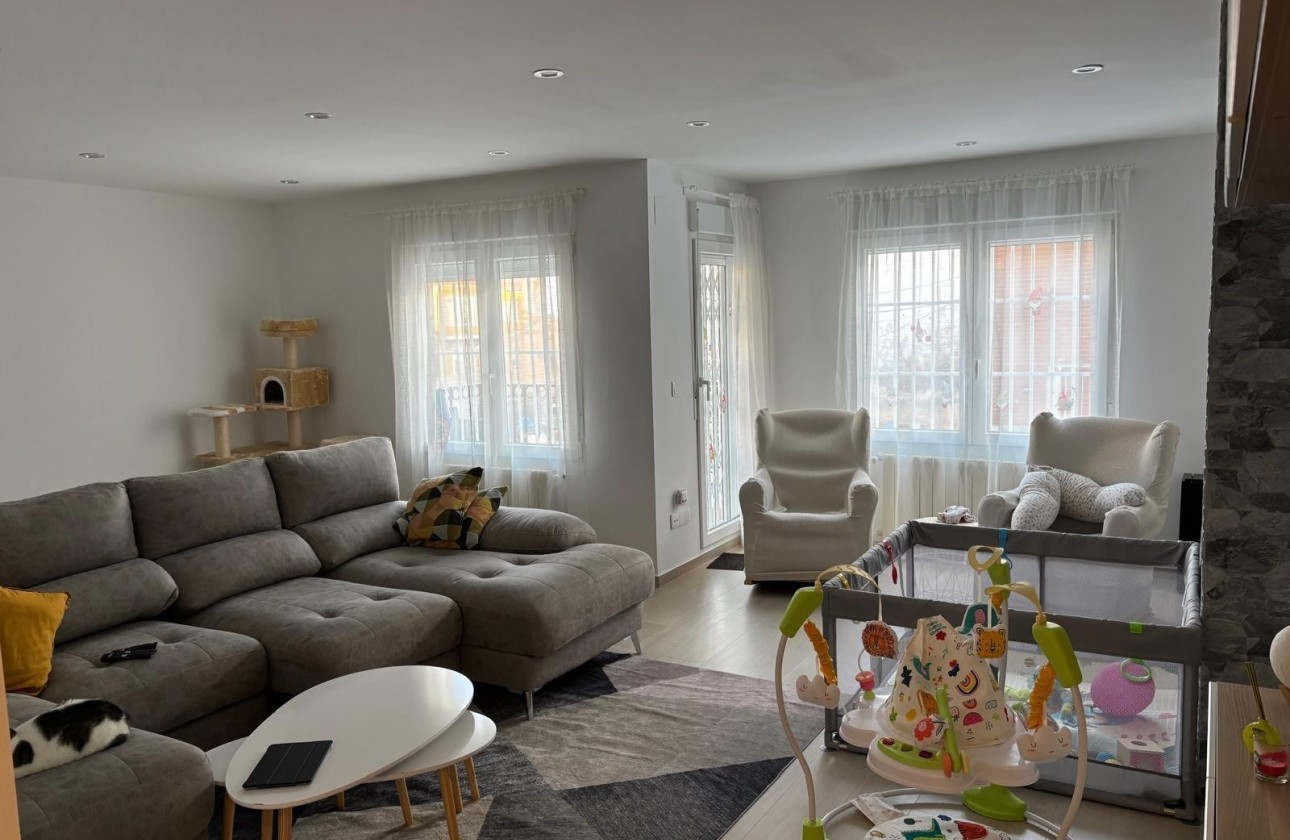 Resale - Wohnung / Appartement -
Torrevieja - Center