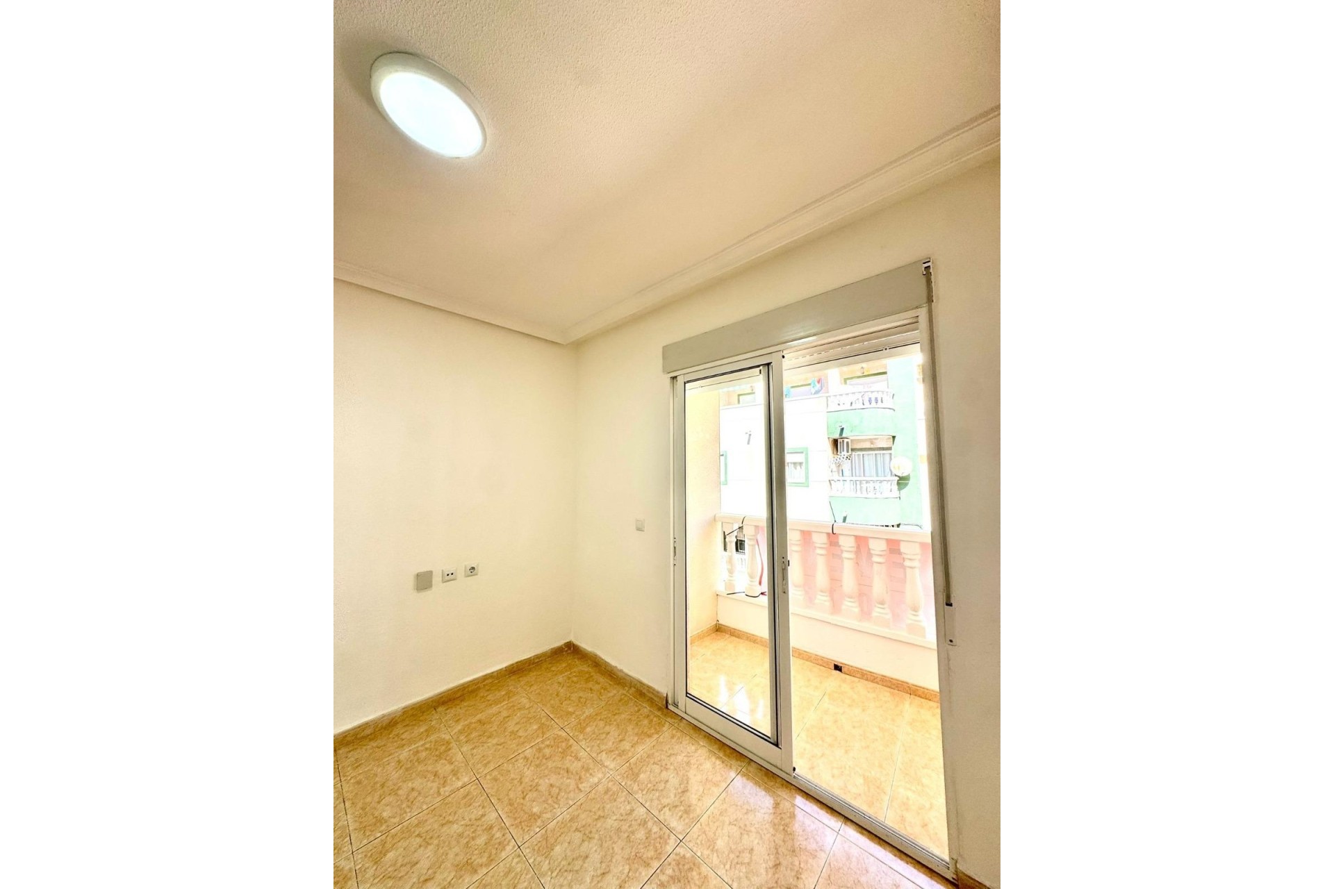 Resale - Wohnung / Appartement -
Torrevieja - Center