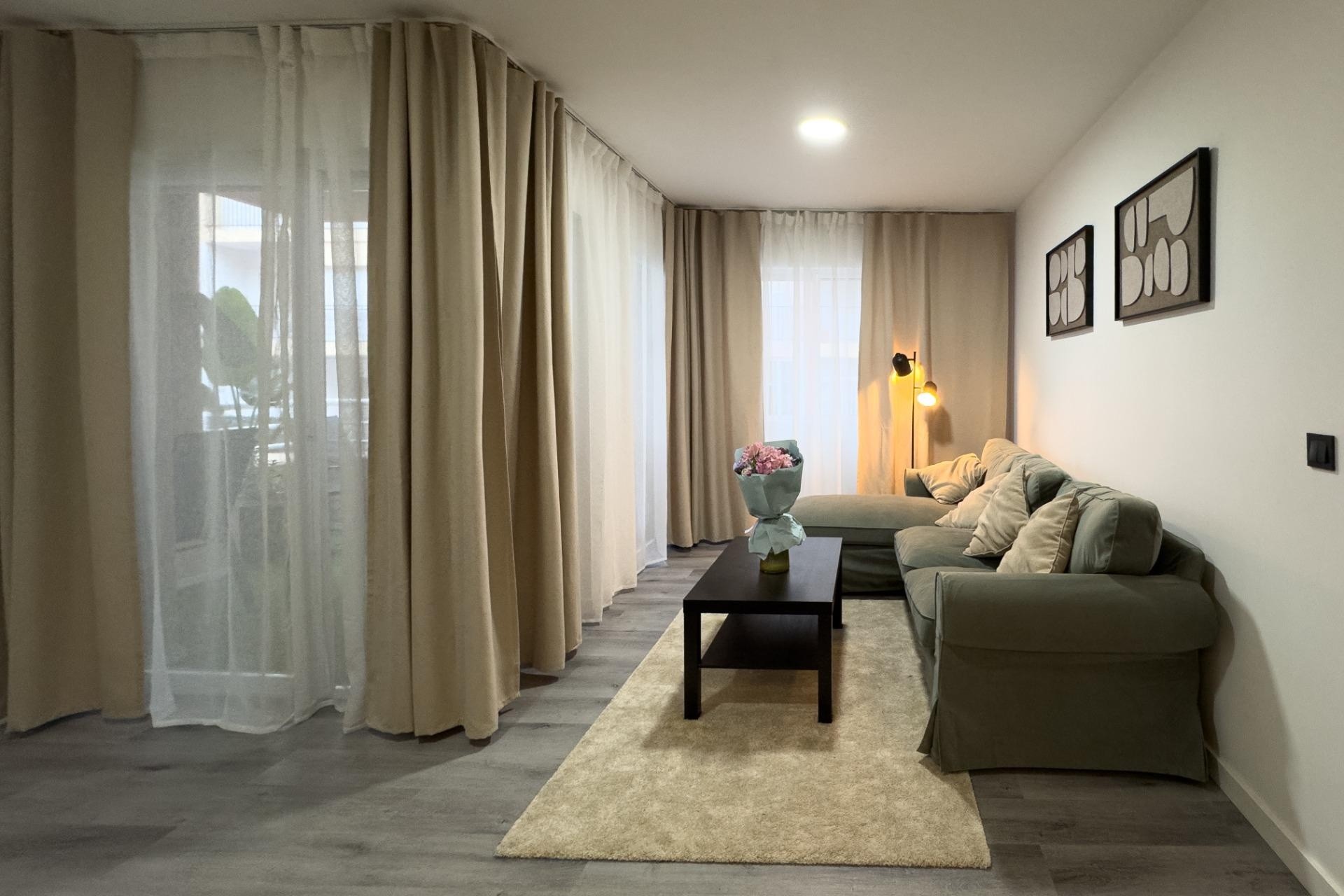 Resale - Wohnung / Appartement -
Torrevieja - Center