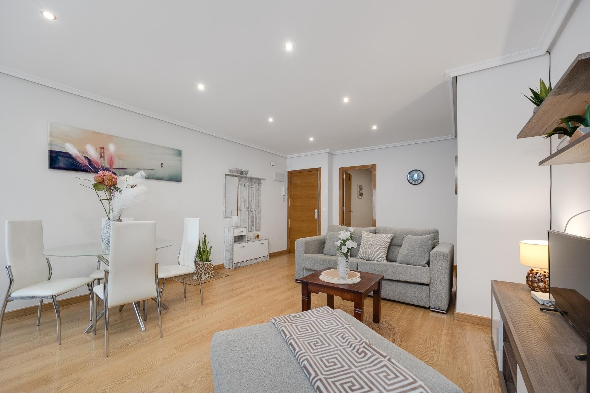 Resale - Wohnung / Appartement -
Torrevieja - Center