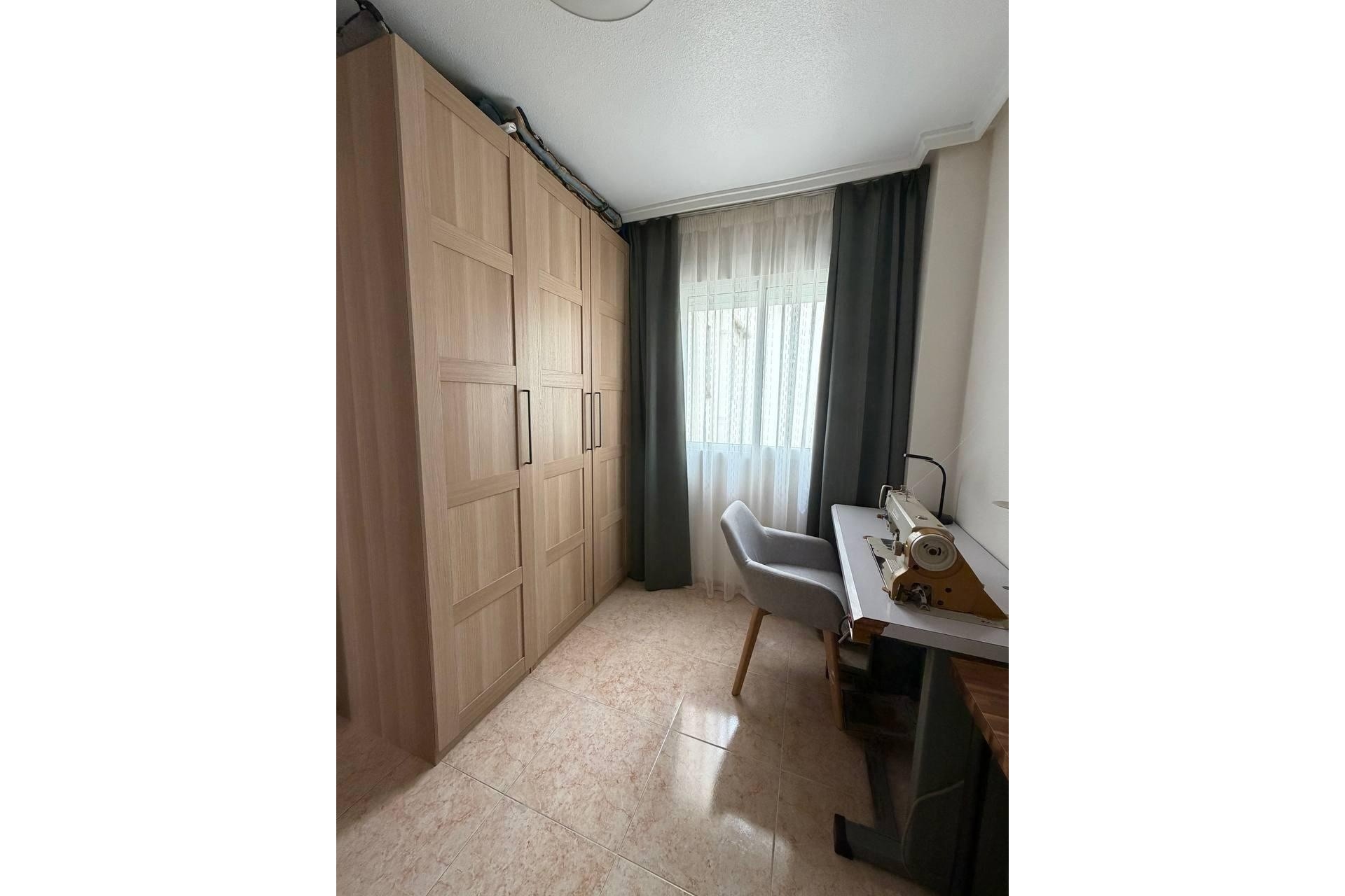 Resale - Wohnung / Appartement -
Torrevieja - Center