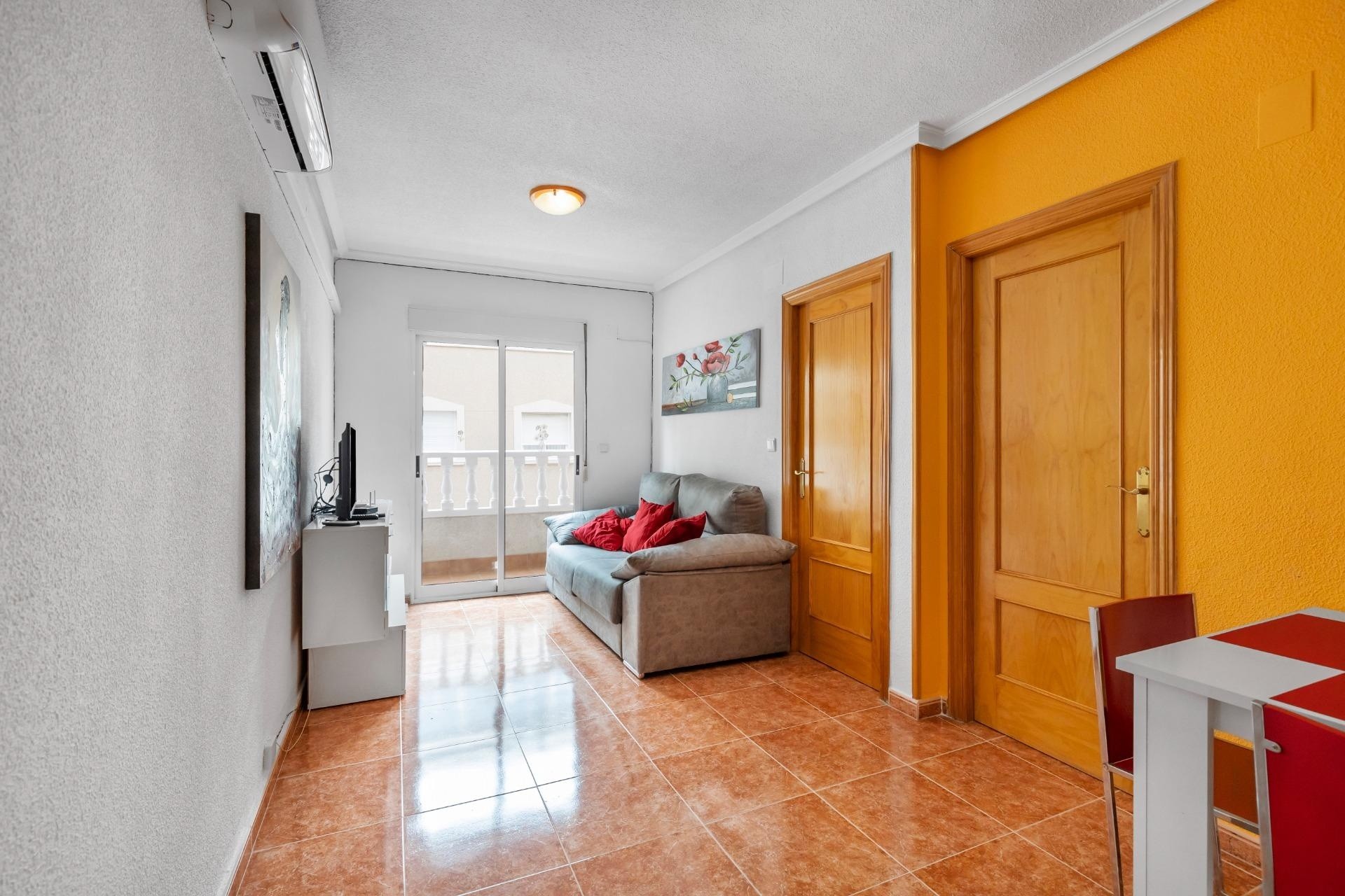 Resale - Wohnung / Appartement -
Torrevieja - Centro - Muelle Pesquero