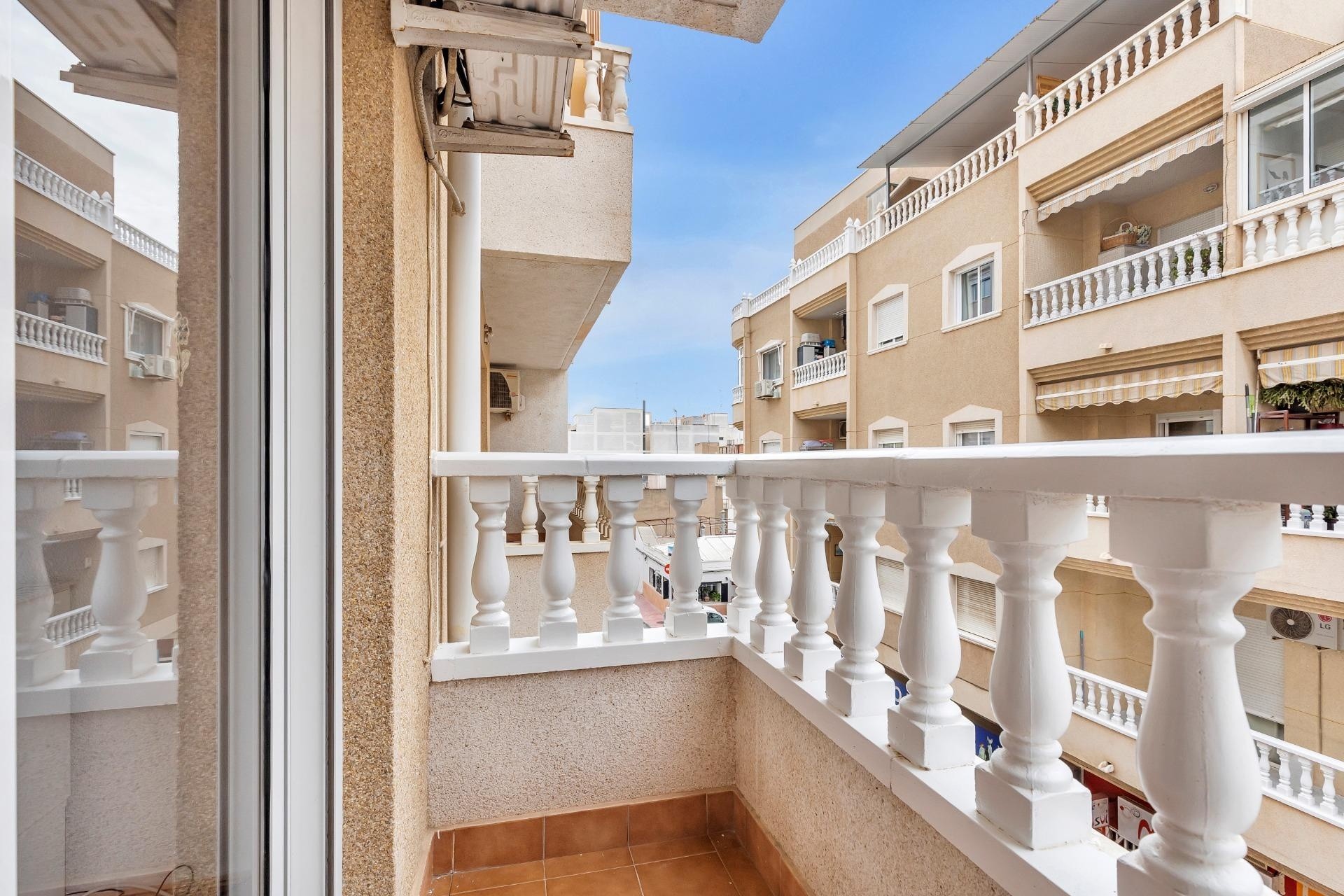 Resale - Wohnung / Appartement -
Torrevieja - Centro - Muelle Pesquero