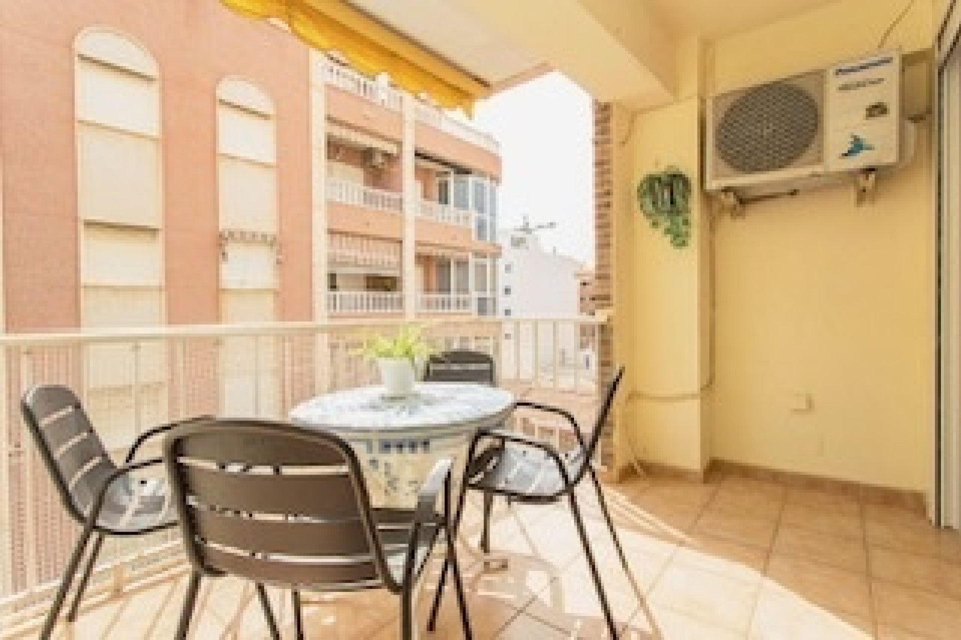 Resale - Wohnung / Appartement -
Torrevieja - Centro-Muelle Pesquero