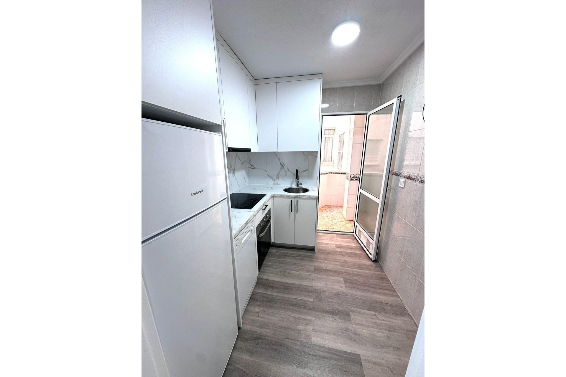 Resale - Wohnung / Appartement -
Torrevieja - Centro - Muelle Pesquero