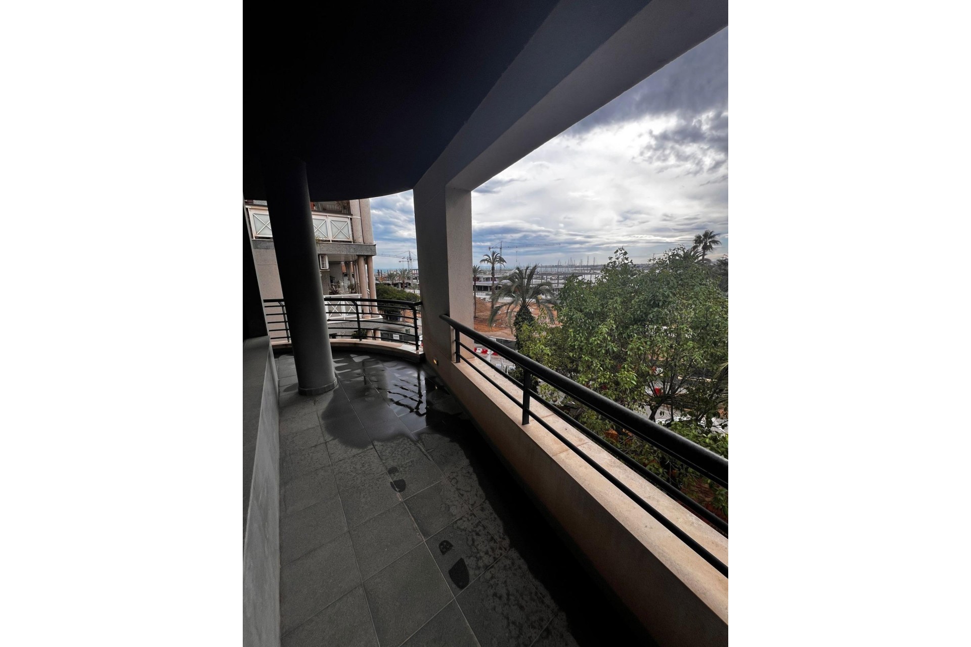 Resale - Wohnung / Appartement -
Torrevieja - Centro - Muelle Pesquero