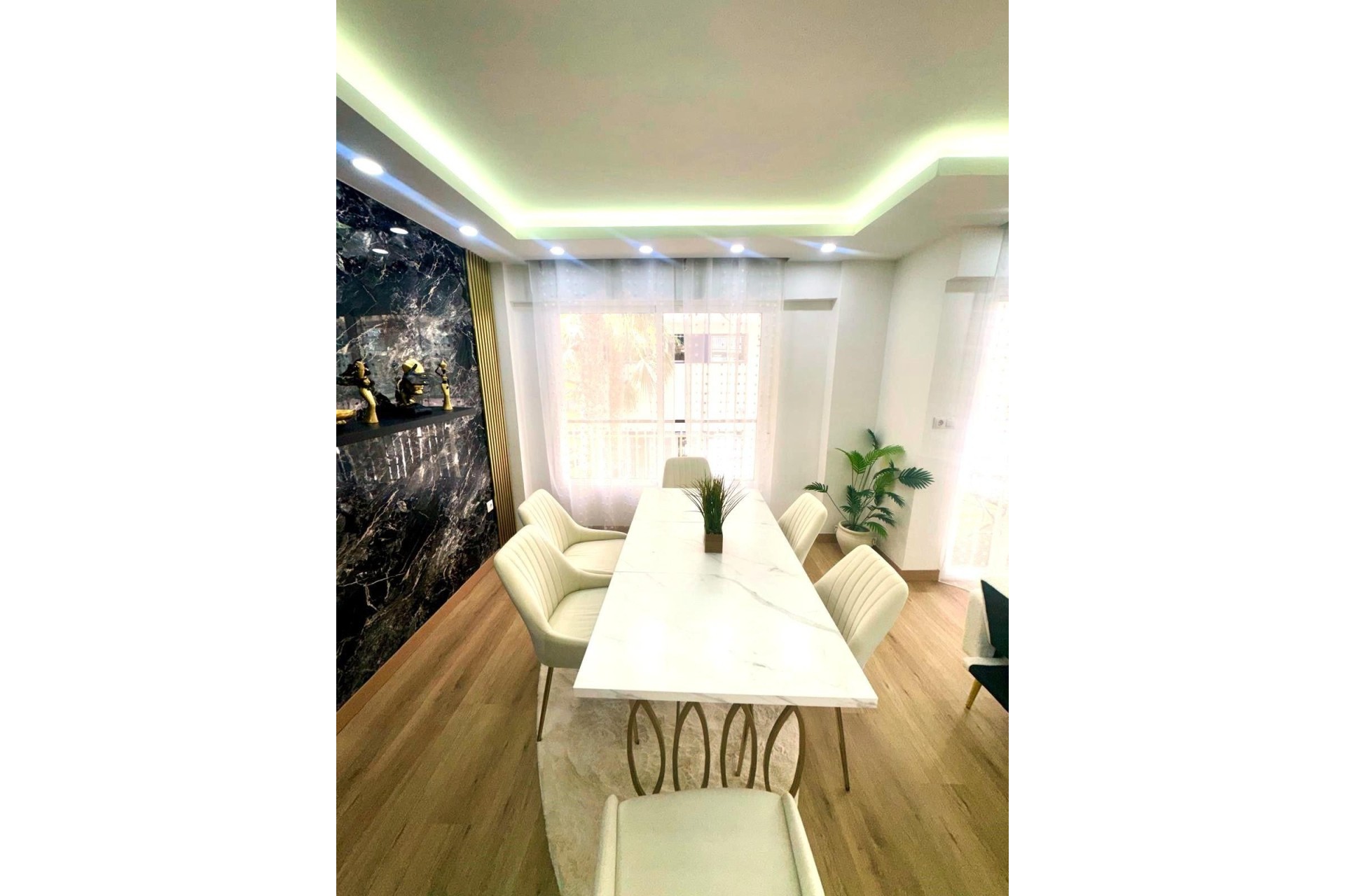 Resale - Wohnung / Appartement -
Torrevieja - Centro - Muelle Pesquero