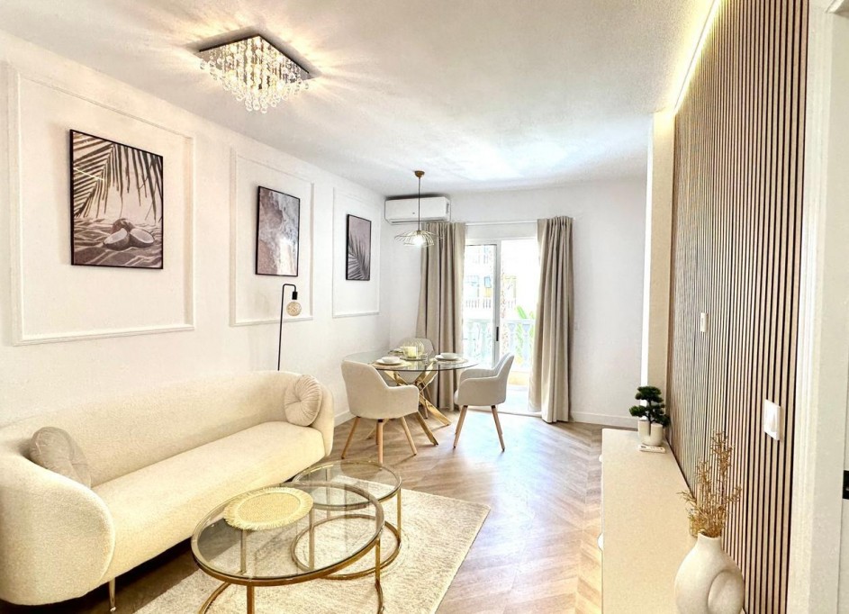 Resale - Wohnung Appartement -
Torrevieja - Centro