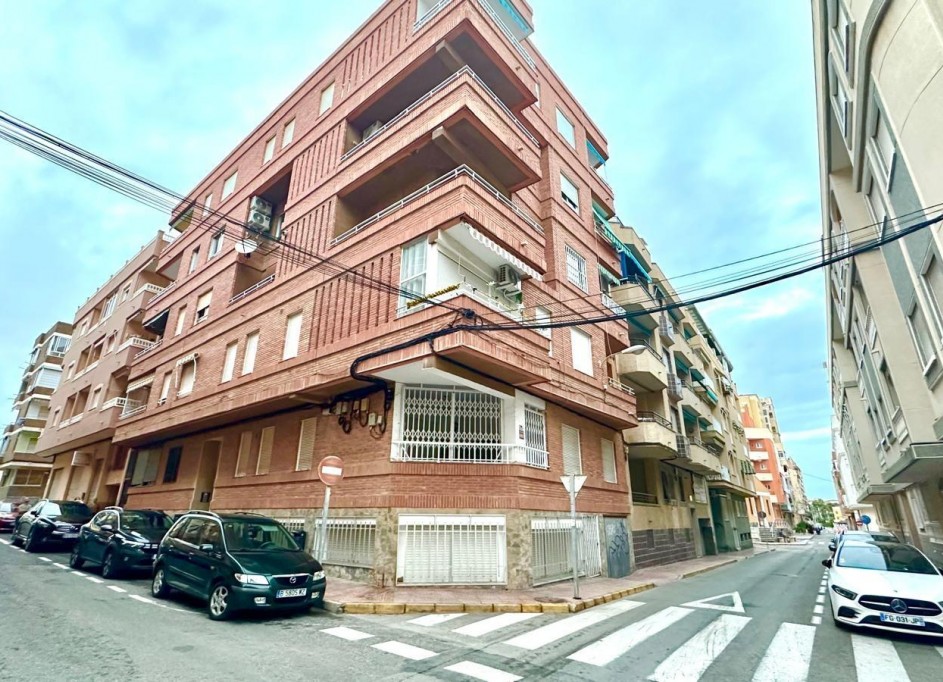 Resale - Wohnung Appartement -
Torrevieja - Centro