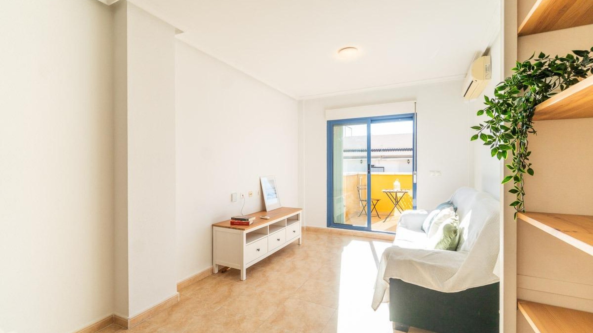 Resale - Wohnung Appartement -
Torrevieja - Centro