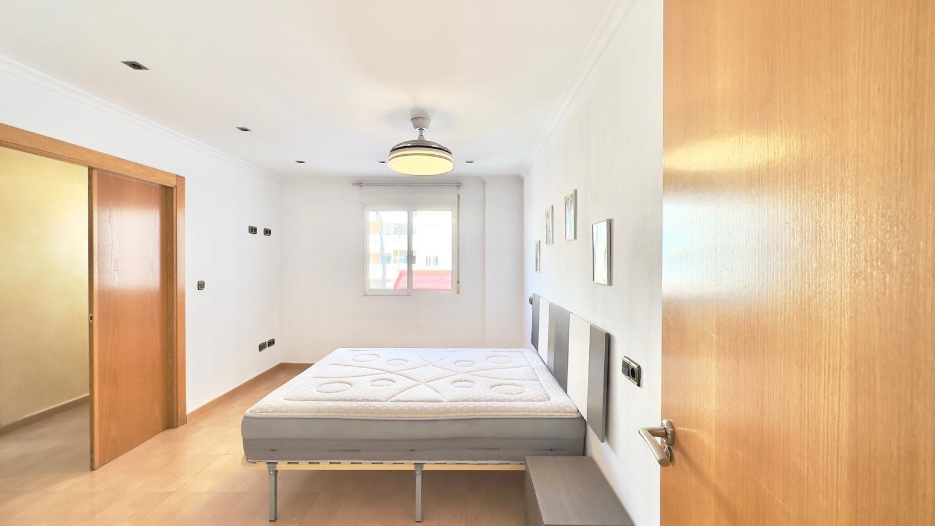 Resale - Wohnung Appartement -
Torrevieja - Centro