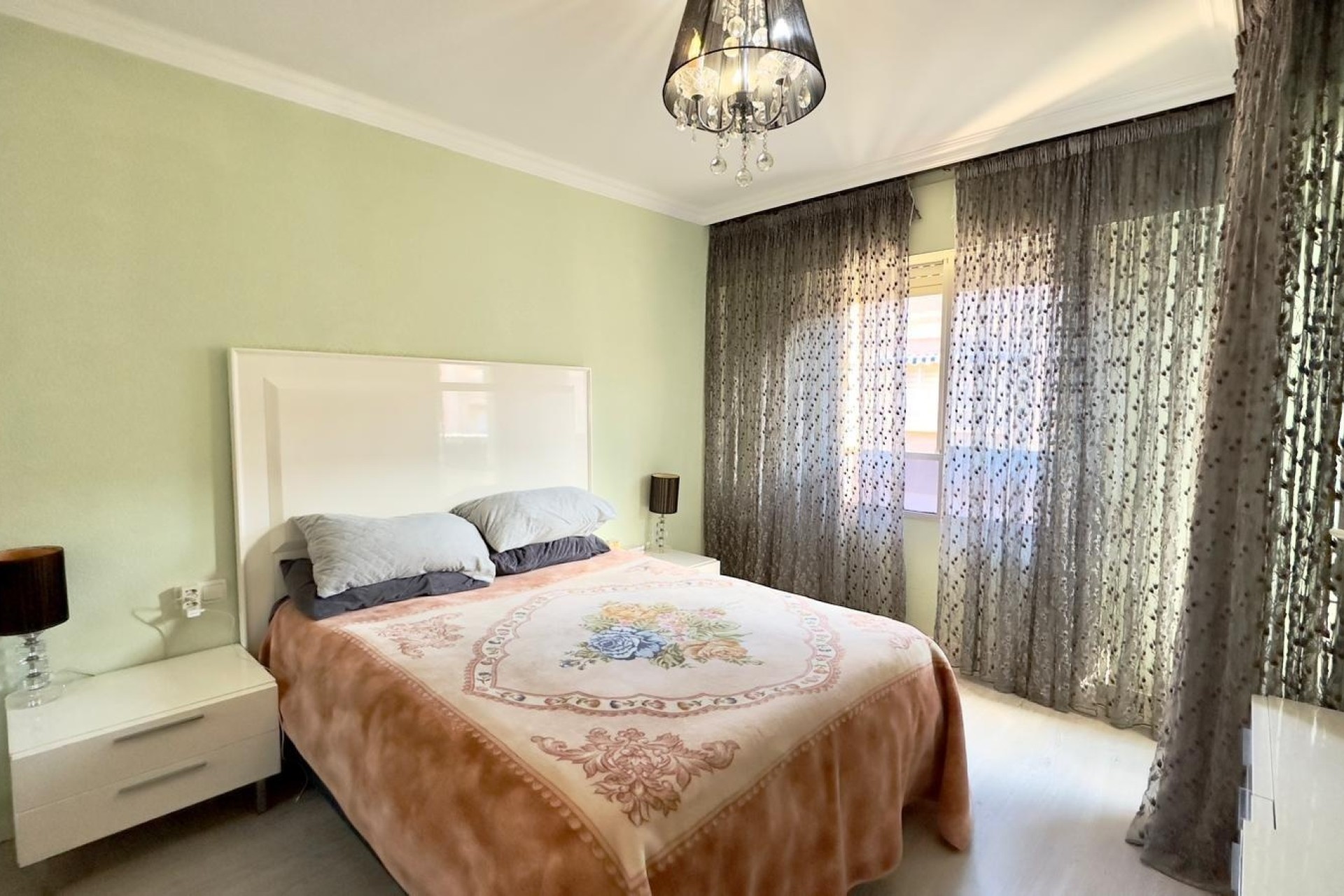 Resale - Wohnung Appartement -
Torrevieja - Centro