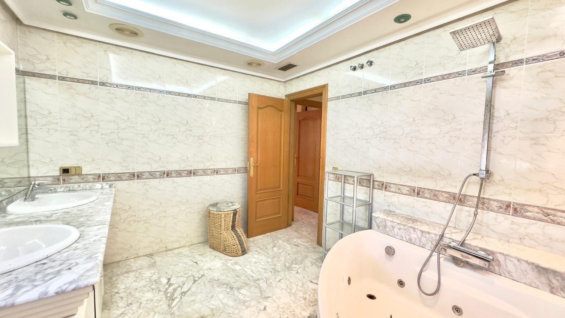 Resale - Wohnung Appartement -
Torrevieja - Centro