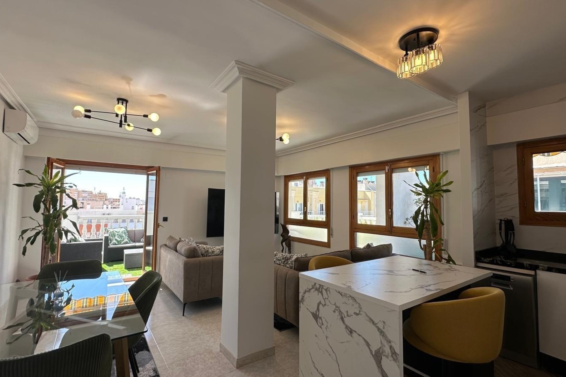 Resale - Wohnung Appartement -
Torrevieja - Centro