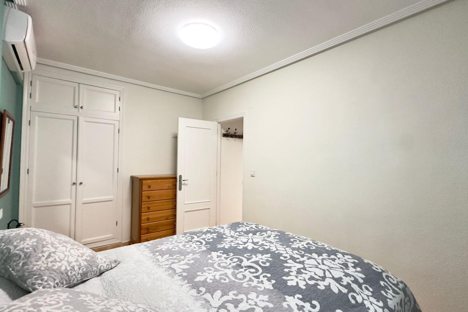 Resale - Wohnung / Appartement -
Torrevieja - Centro