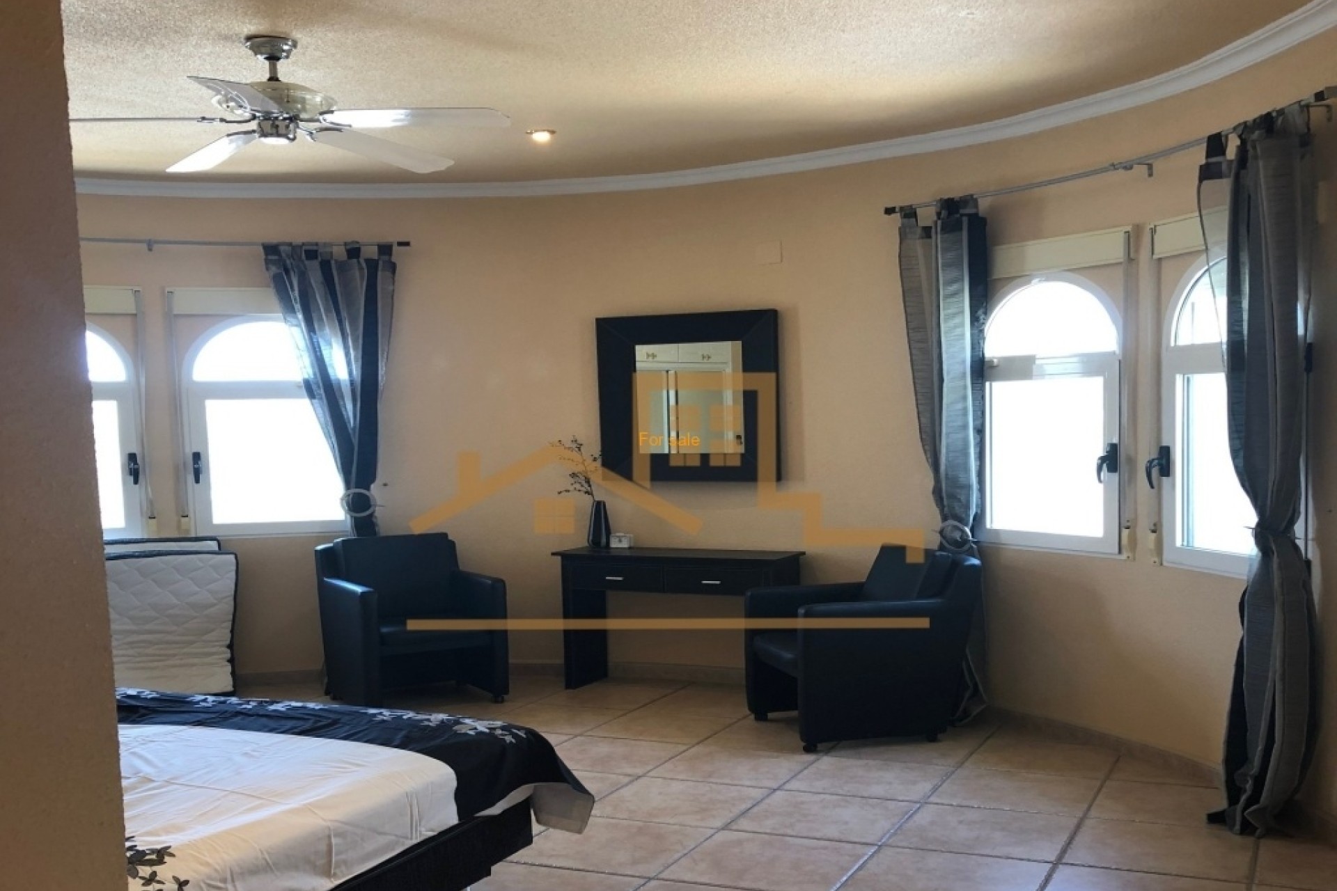 Resale - Wohnung / Appartement -
Torrevieja - Centro