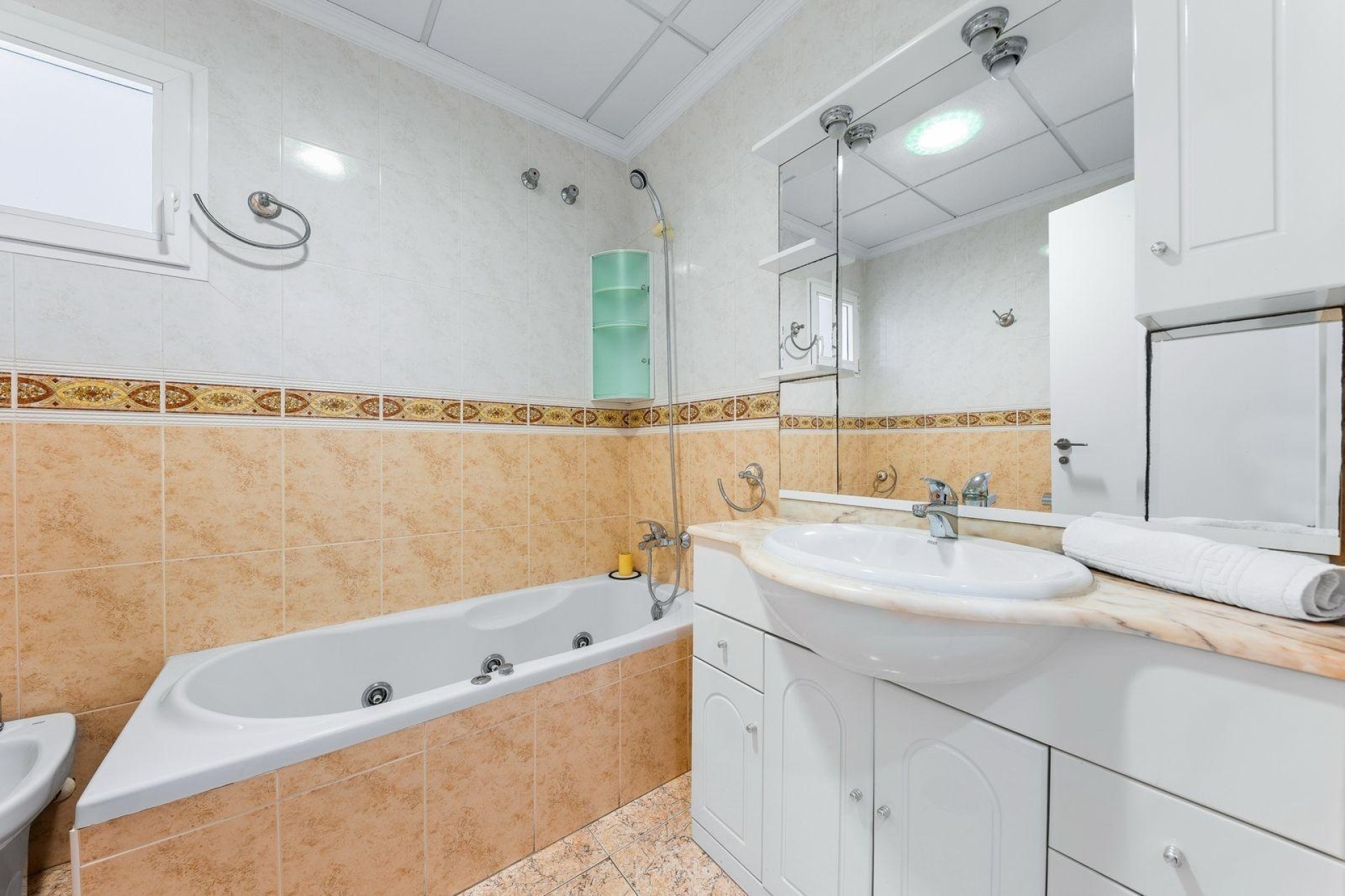 Resale - Wohnung / Appartement -
Torrevieja - Centro