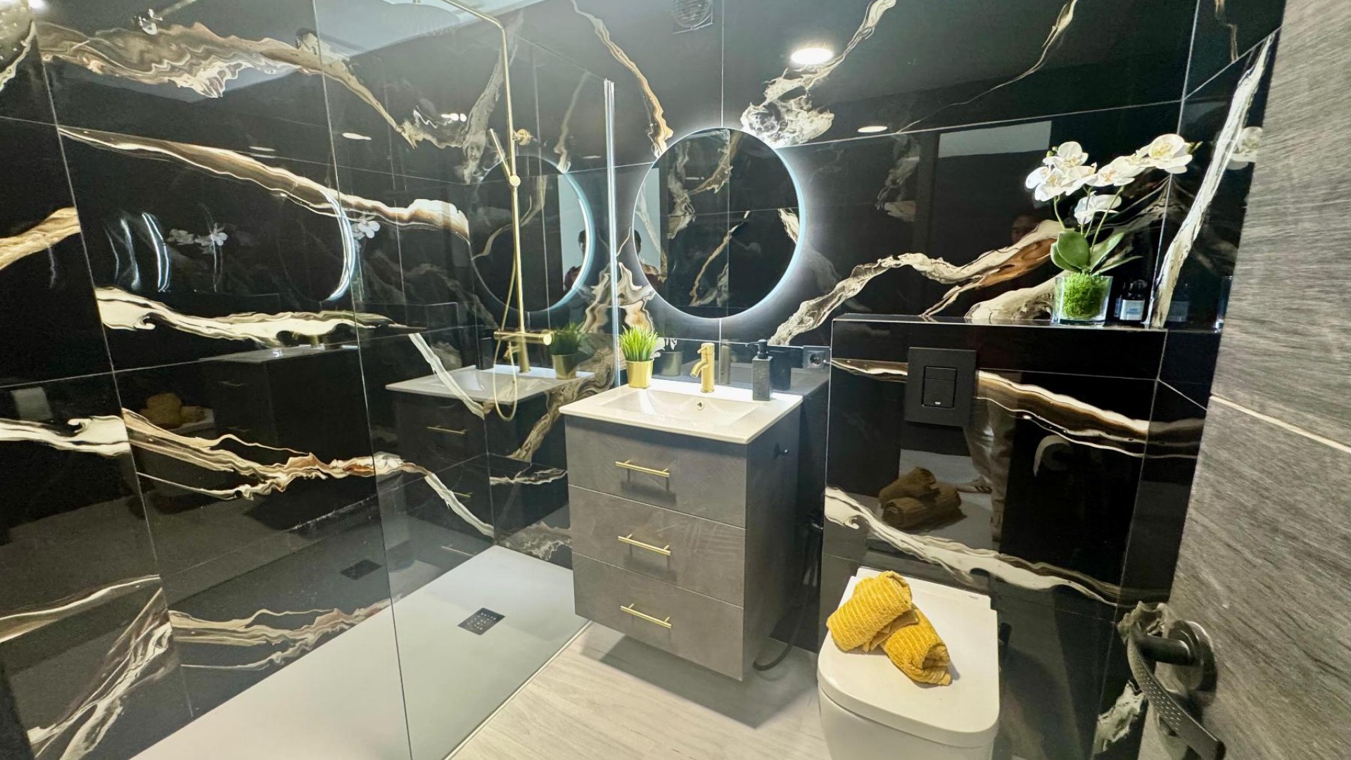 Resale - Wohnung Appartement -
Torrevieja - CLUB NAUTICO TORREVIEJA