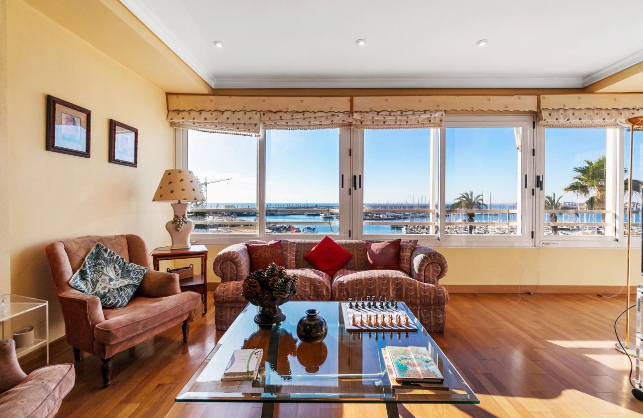 Resale - Wohnung Appartement -
Torrevieja - CLUB NAUTICO TORREVIEJA