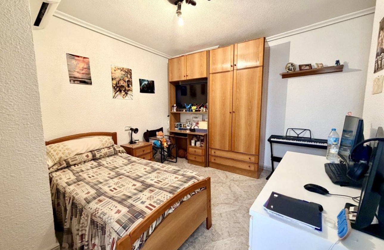 Resale - Wohnung / Appartement -
Torrevieja - Costa Blanca