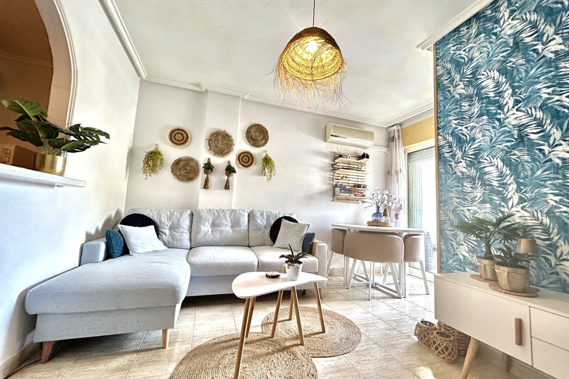 Resale - Wohnung / Appartement -
Torrevieja - Costa Blanca