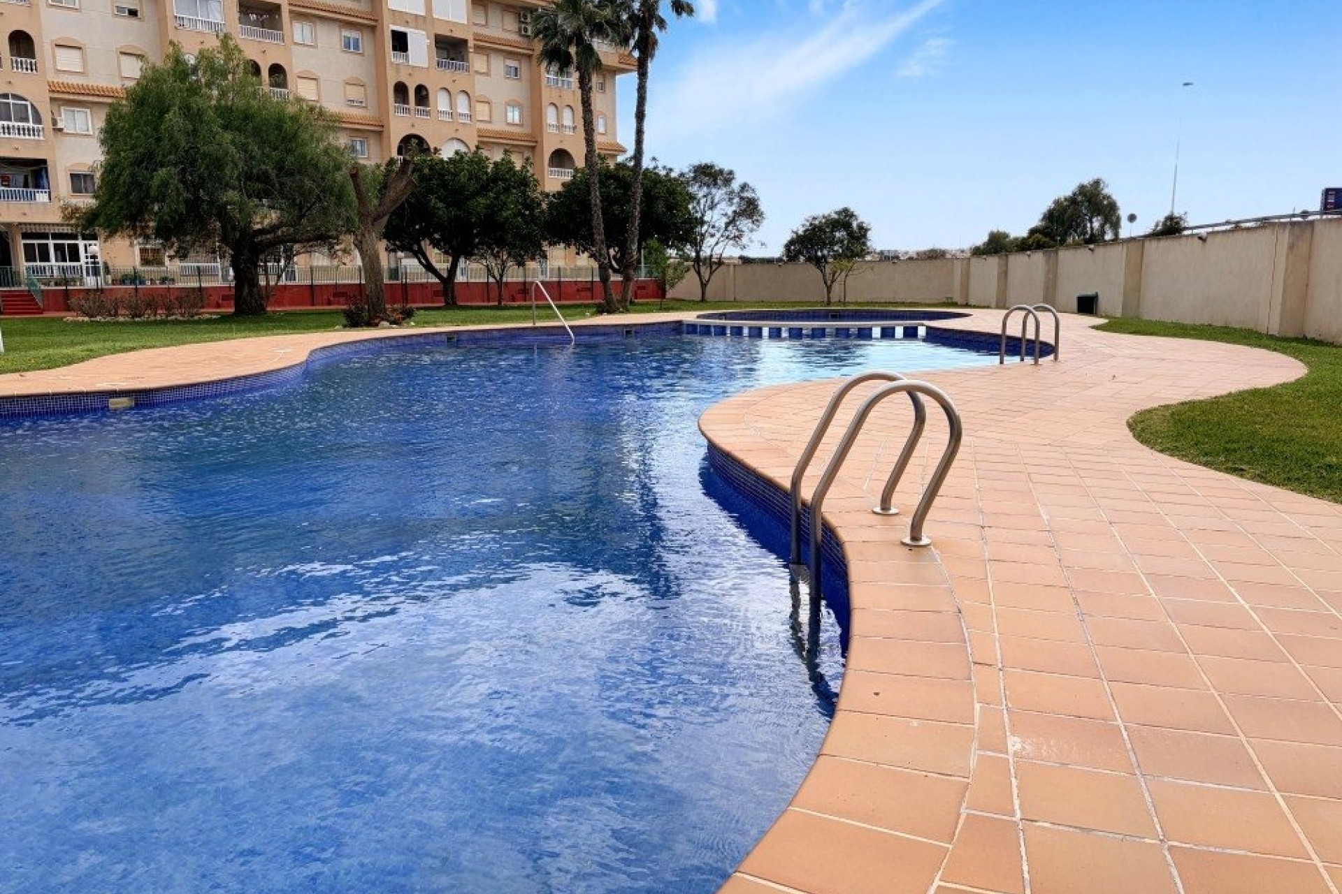 Resale - Wohnung / Appartement -
Torrevieja - Costa Blanca
