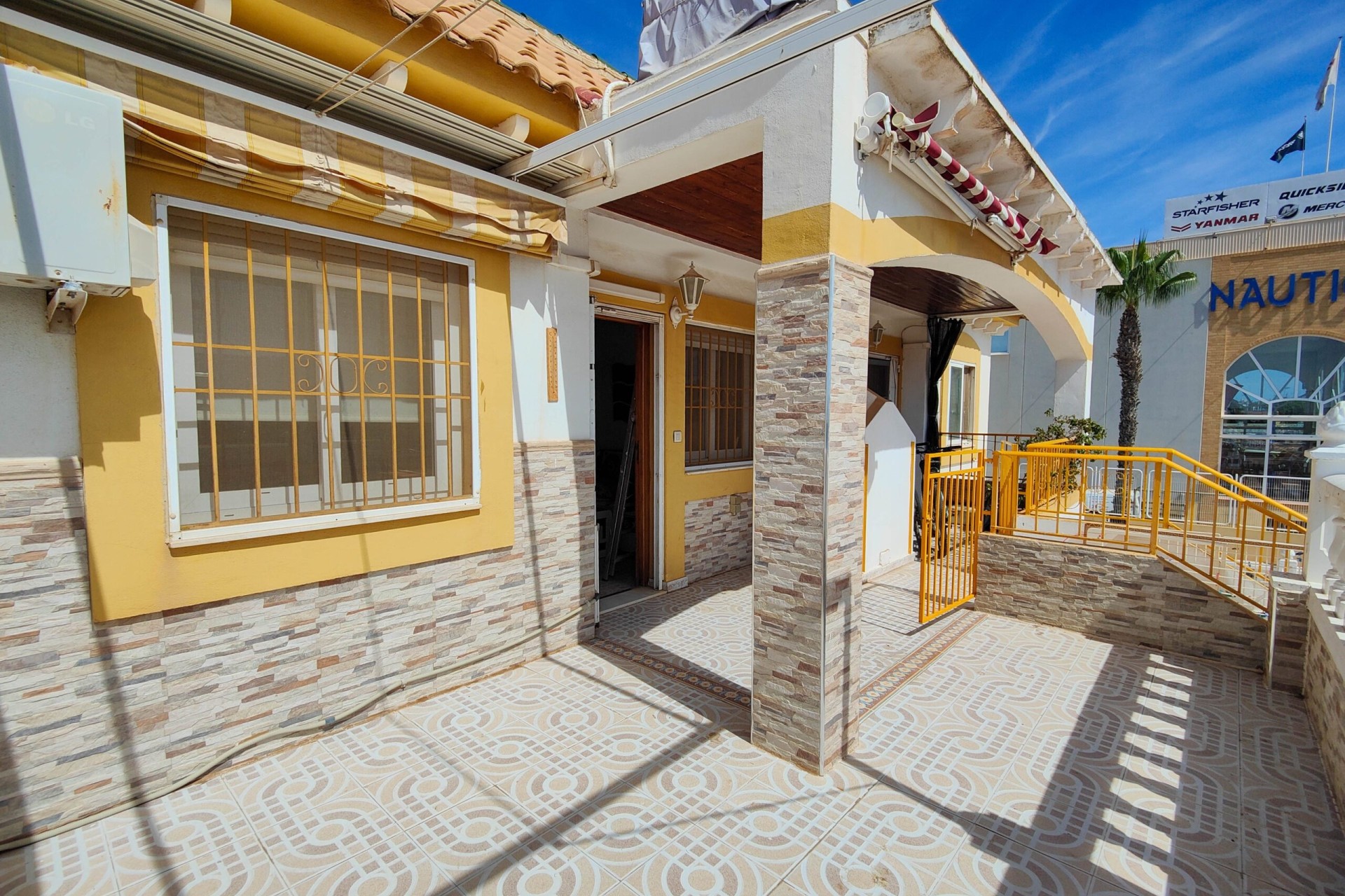 Resale - Wohnung / Appartement -
Torrevieja - Costa Blanca