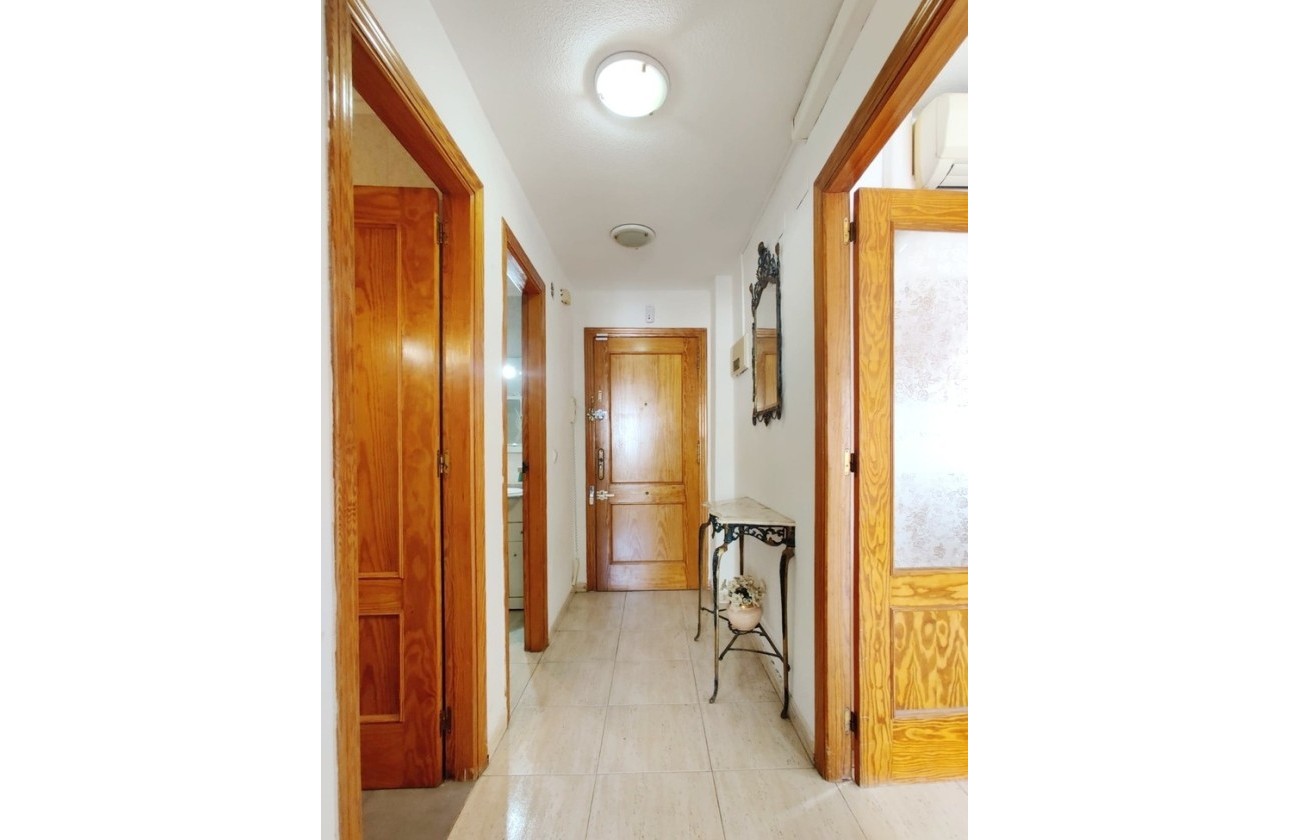 Resale - Wohnung / Appartement -
Torrevieja - Costa Blanca