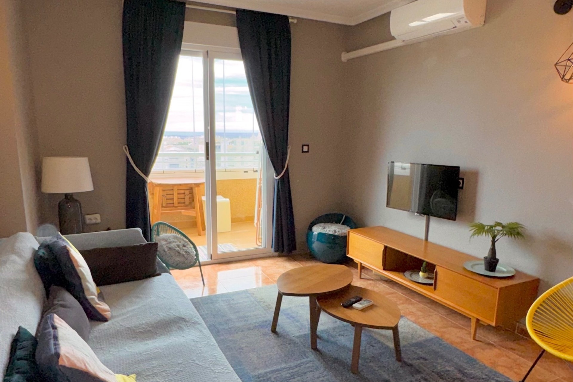 Resale - Wohnung / Appartement -
Torrevieja - Costa Blanca