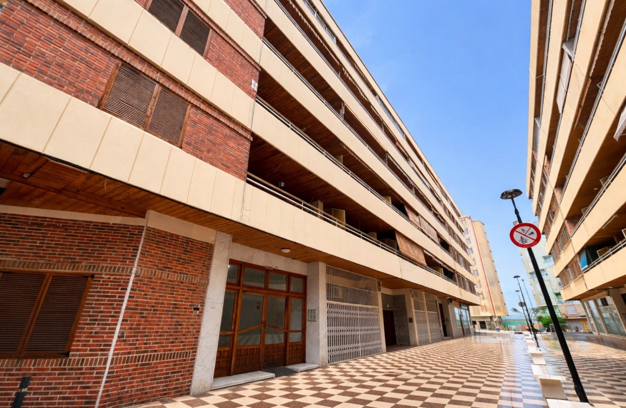Resale - Wohnung / Appartement -
Torrevieja - Costa Blanca