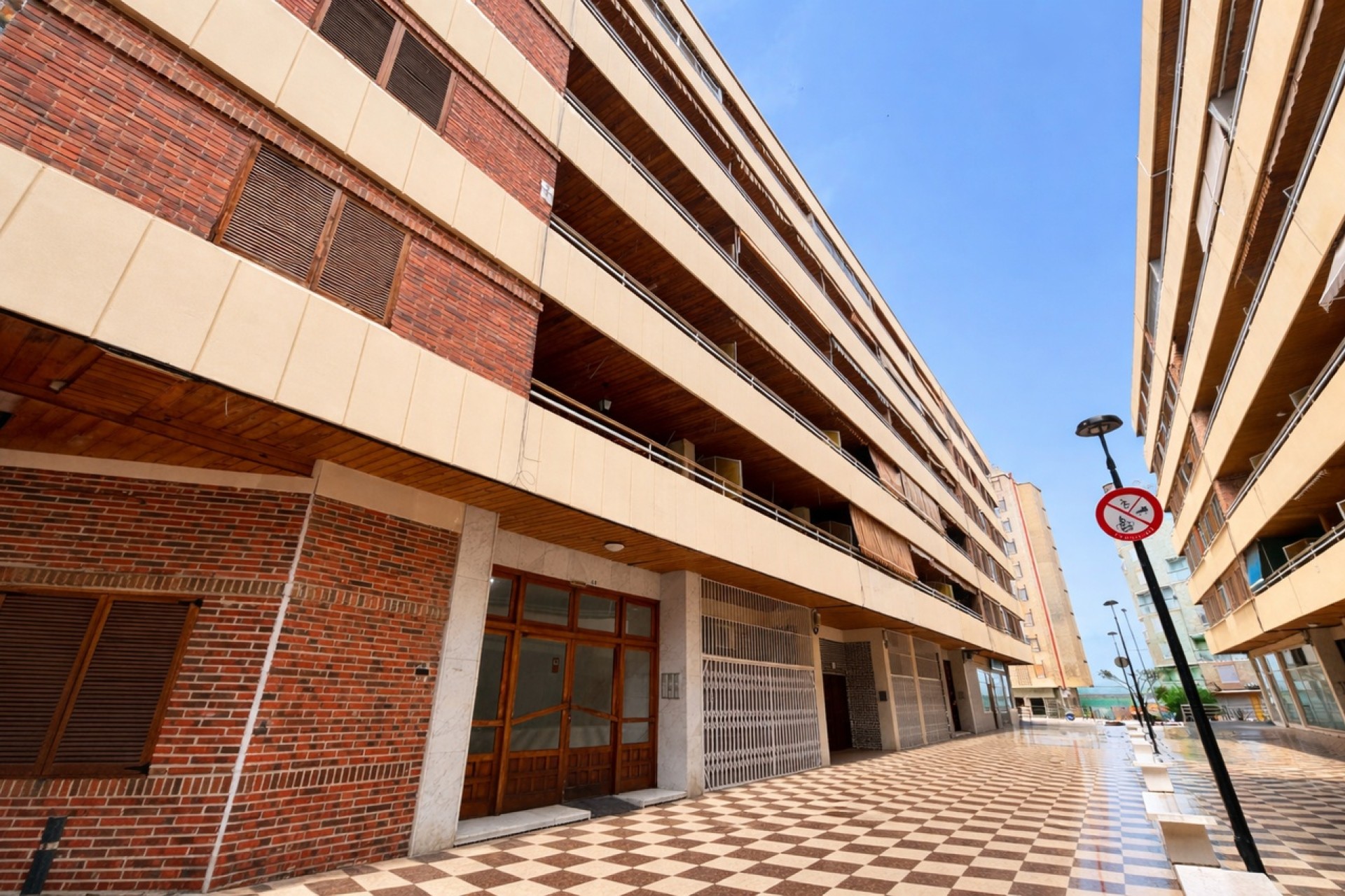 Resale - Wohnung / Appartement -
Torrevieja - Costa Blanca
