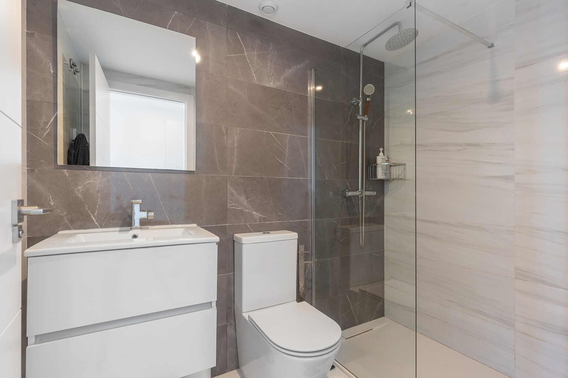 Resale - Wohnung / Appartement -
Torrevieja - Costa Blanca