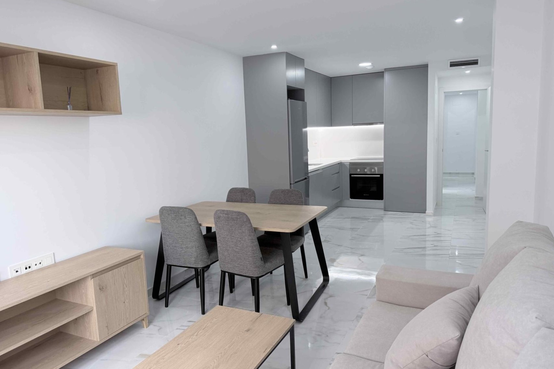 Resale - Wohnung / Appartement -
Torrevieja - Costa Blanca