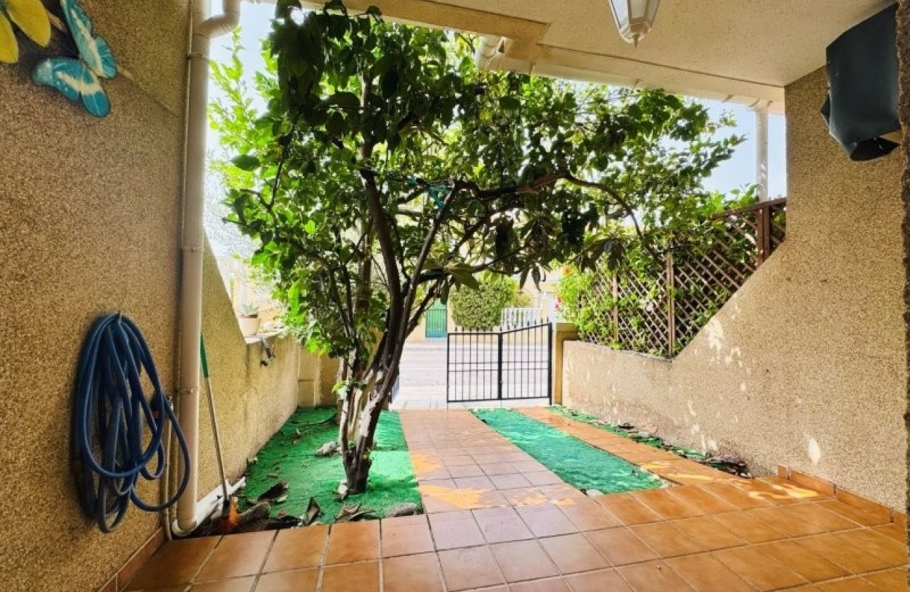 Resale - Wohnung / Appartement -
Torrevieja - Costa Blanca
