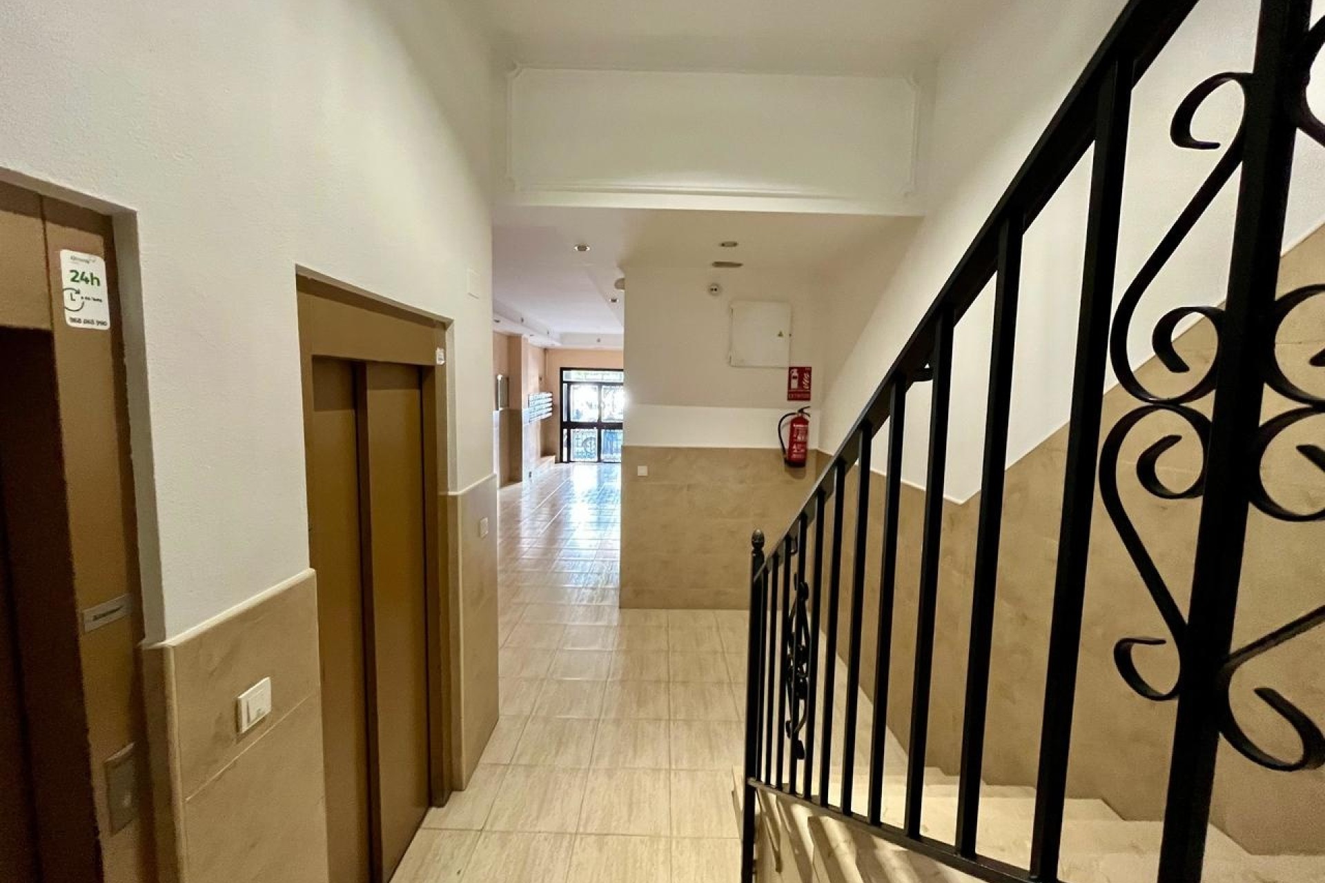 Resale - Wohnung / Appartement -
Torrevieja - Costa Blanca