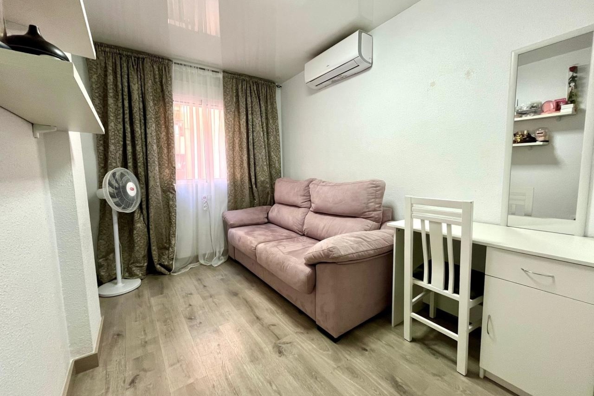 Resale - Wohnung / Appartement -
Torrevieja - Costa Blanca